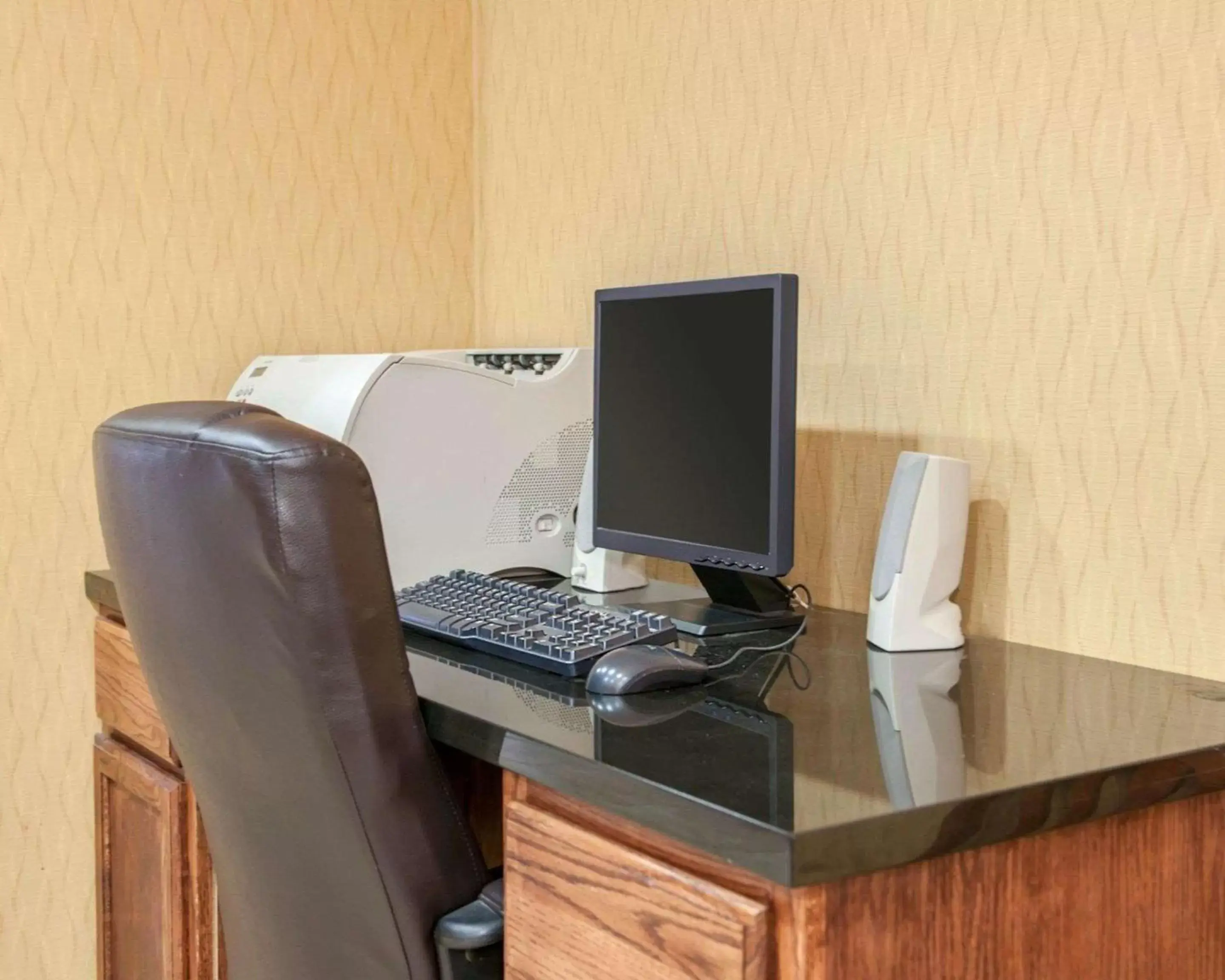 On site, Business Area/Conference Room in Comfort Inn Near Ouabache State Park