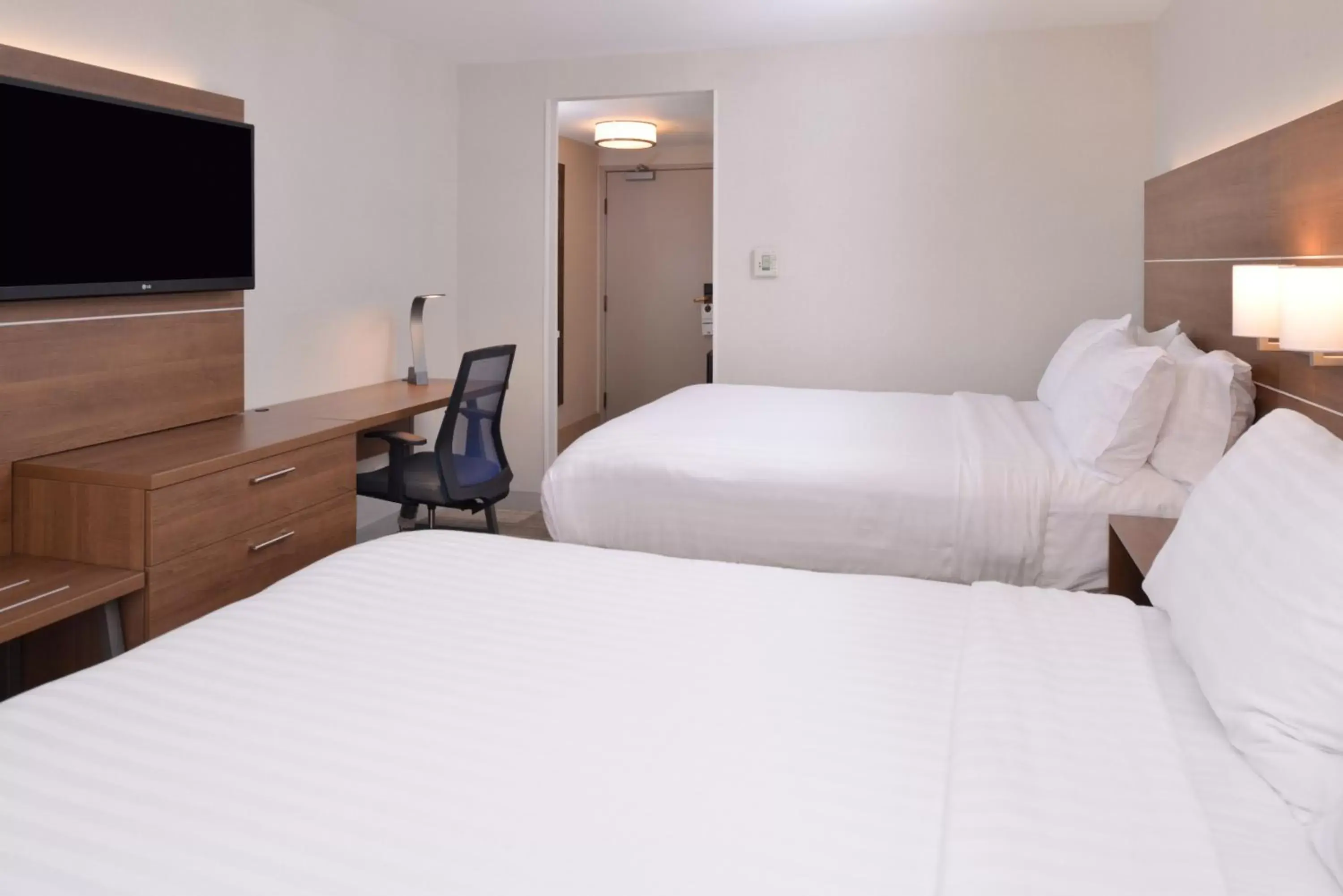 Bedroom in Holiday Inn Express Palm Desert, an IHG Hotel