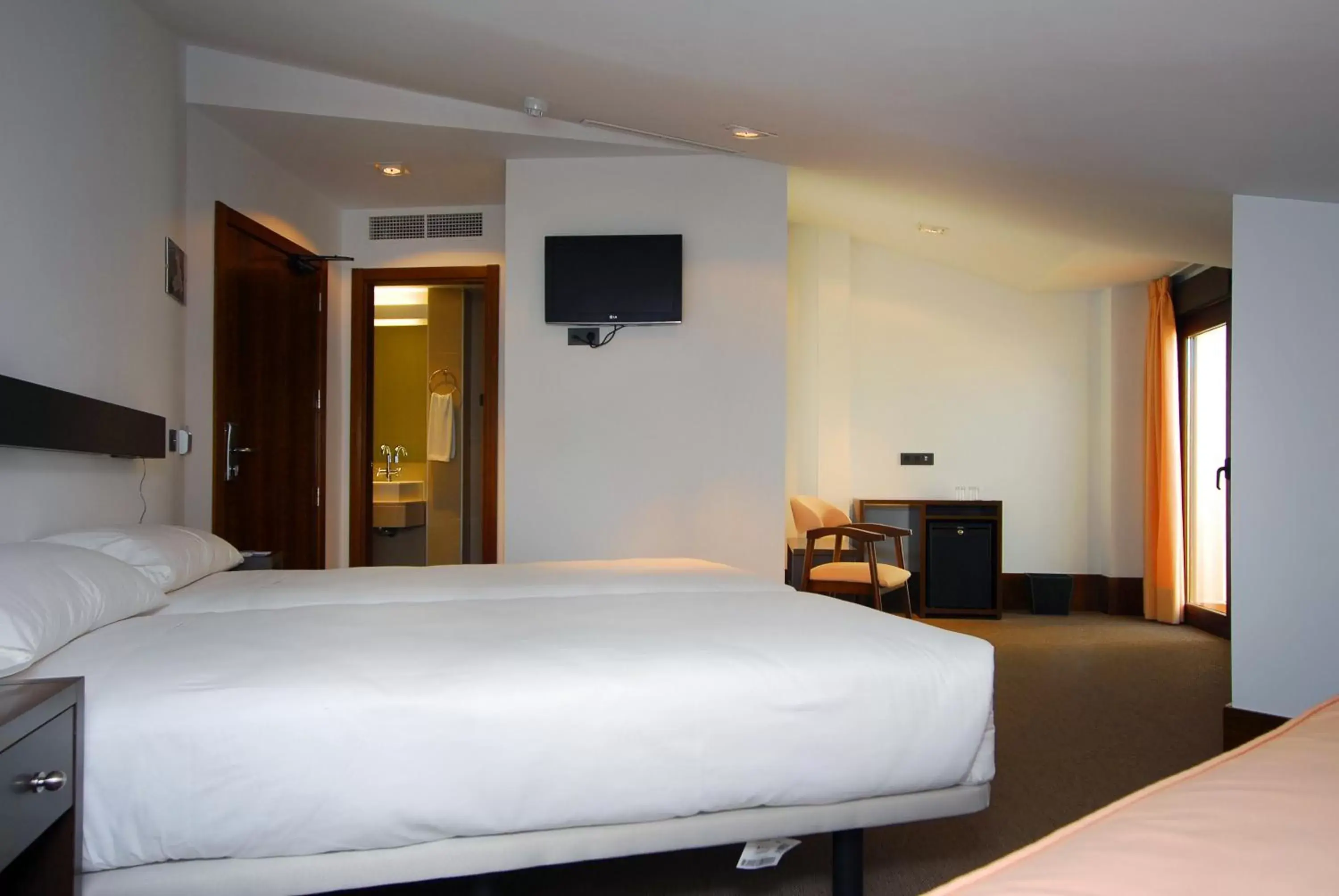 Bedroom, Bed in Hotel Domus Plaza Zocodover Bedroom, Bed in Hotel Domus Plaza Zocodover