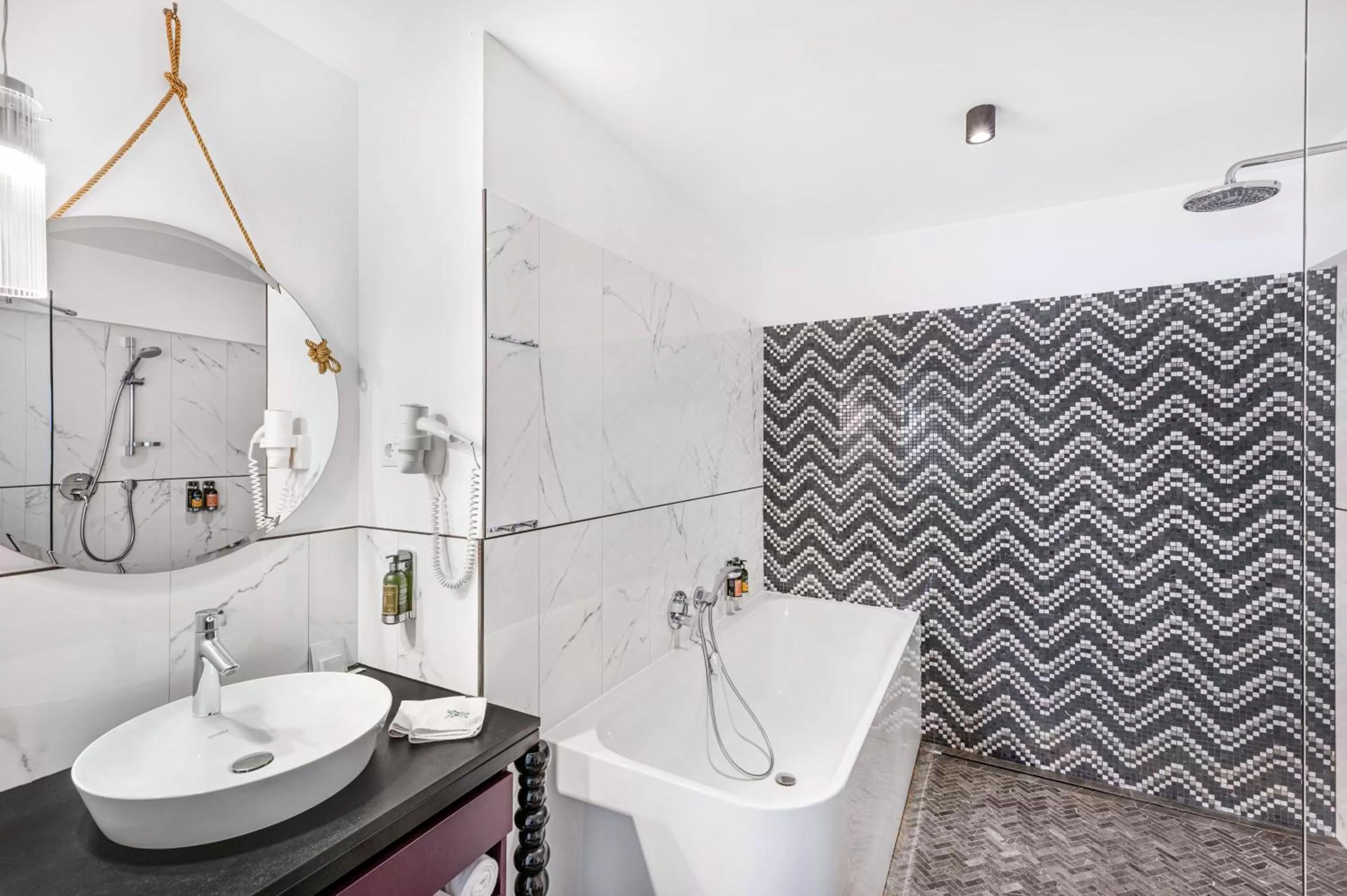 Bathroom in Maison Bistro & Hotel