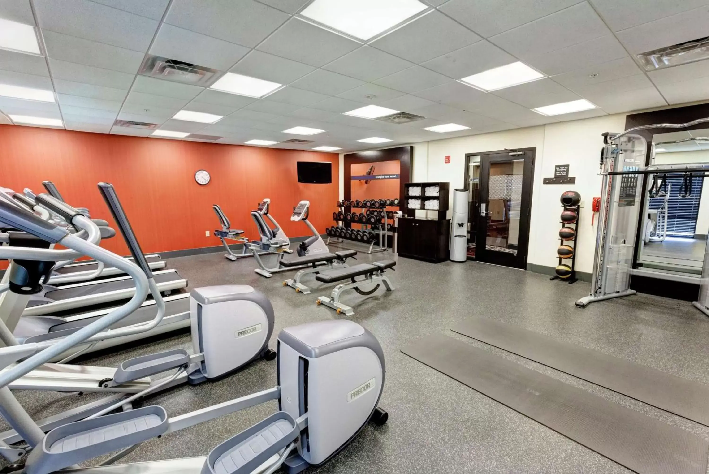 Sports, Fitness Center/Facilities in Hampton Inn Neptune