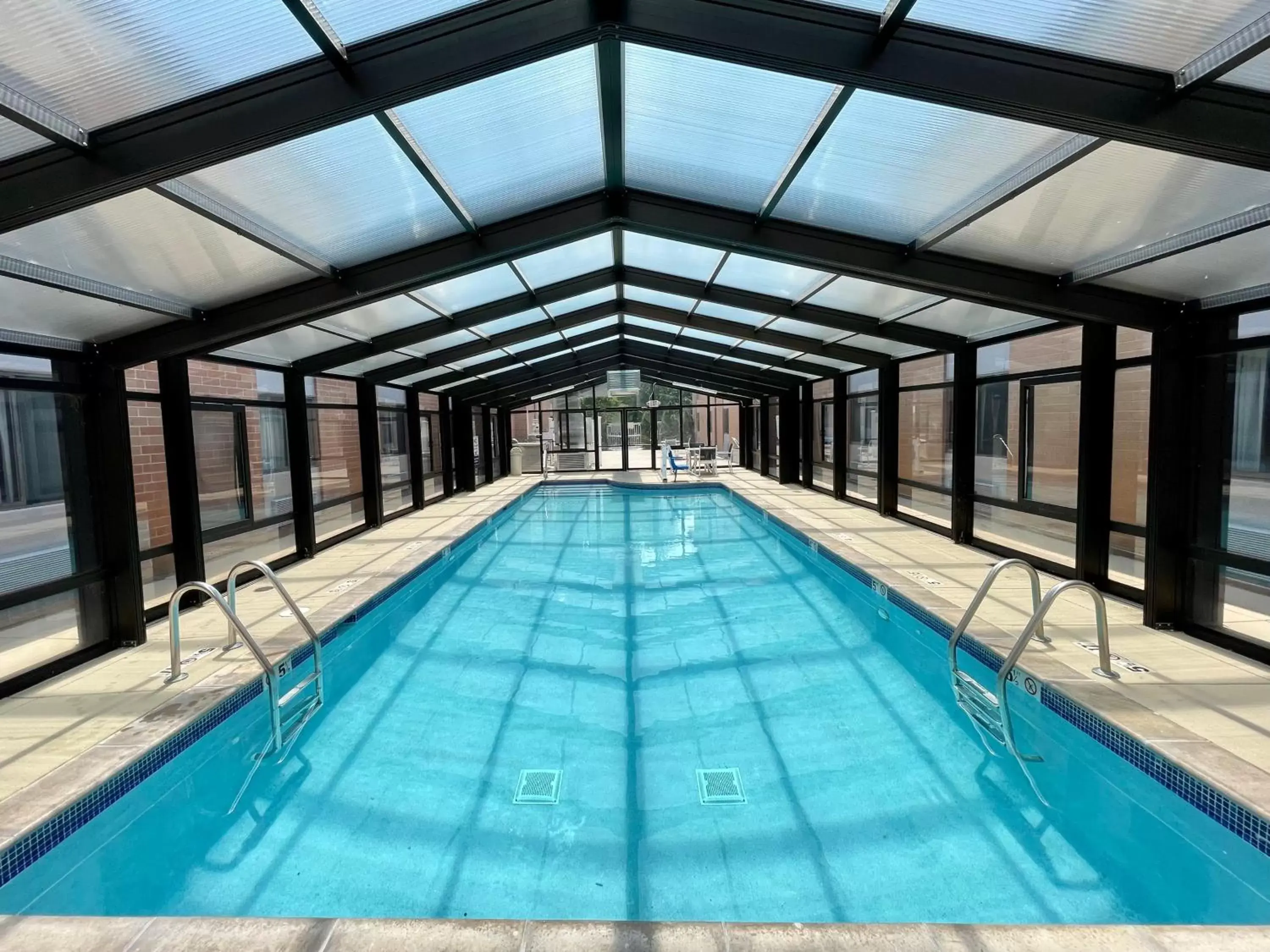Swimming Pool in Comfort Inn & Suites Mundelein-Vernon Hills