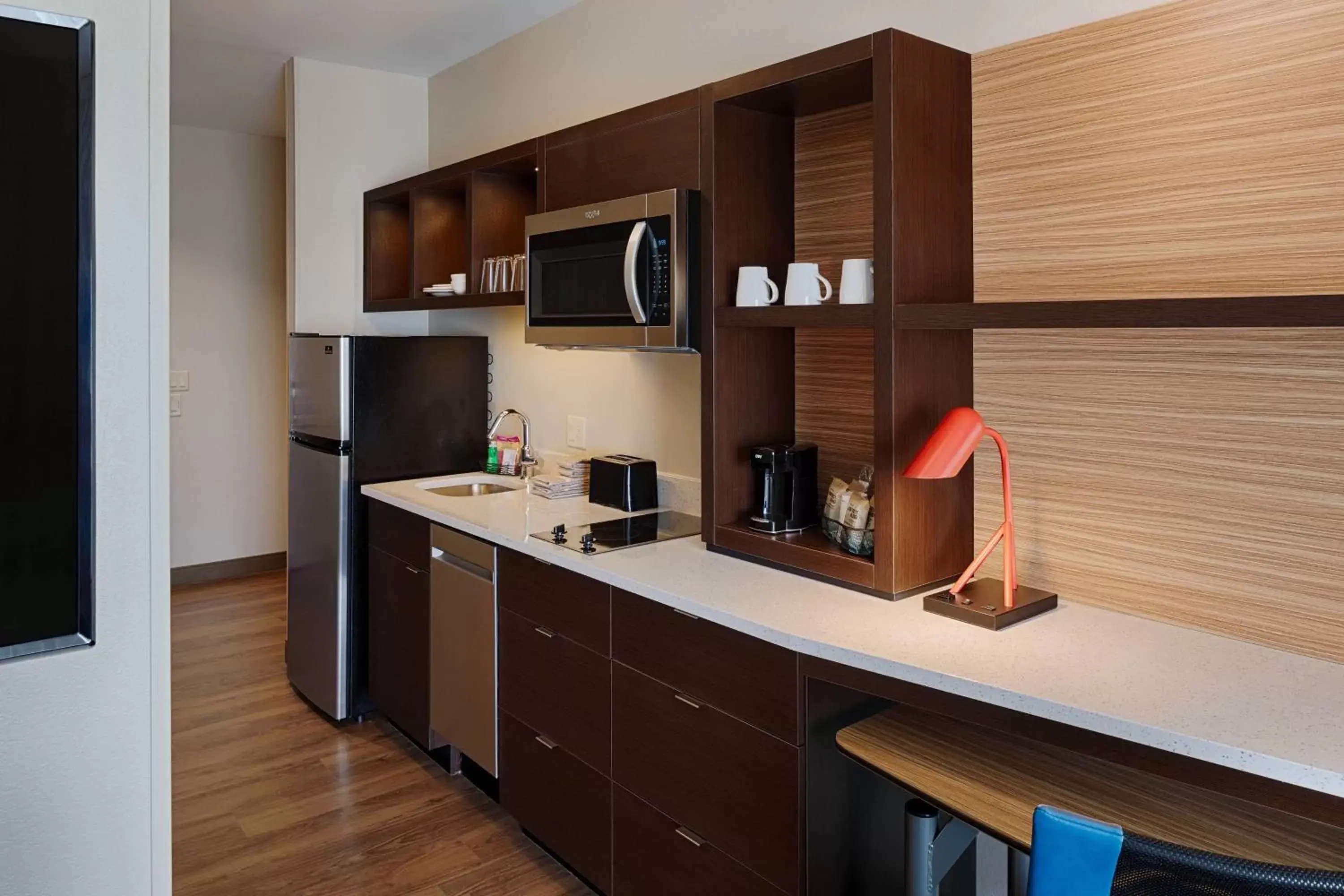 Bedroom, Kitchen/Kitchenette in TownePlace Suites Columbus Hilliard