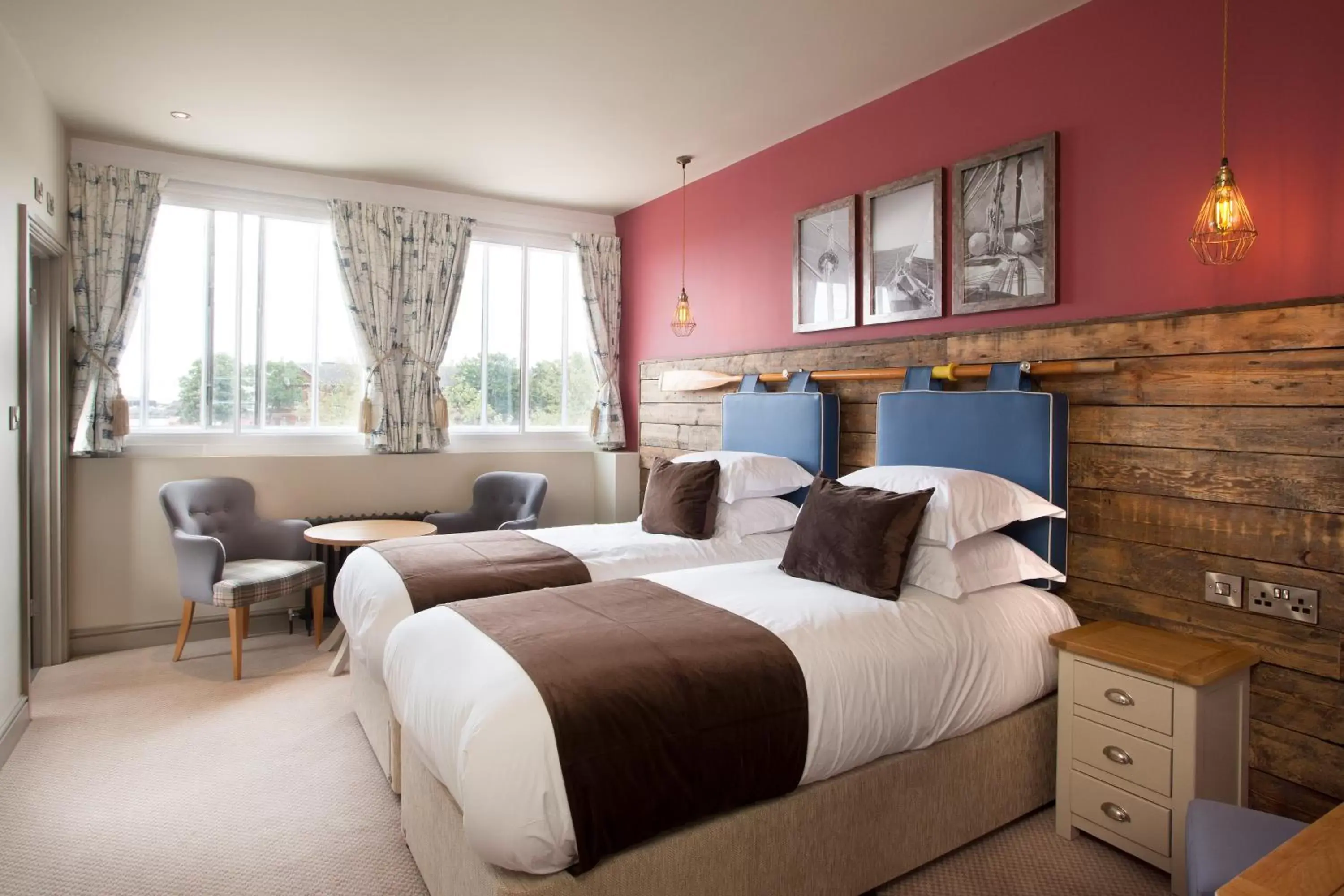 Photo of the whole room, Bed in The Ship & Trades Photo of the whole room, Bed in The Ship & Trades