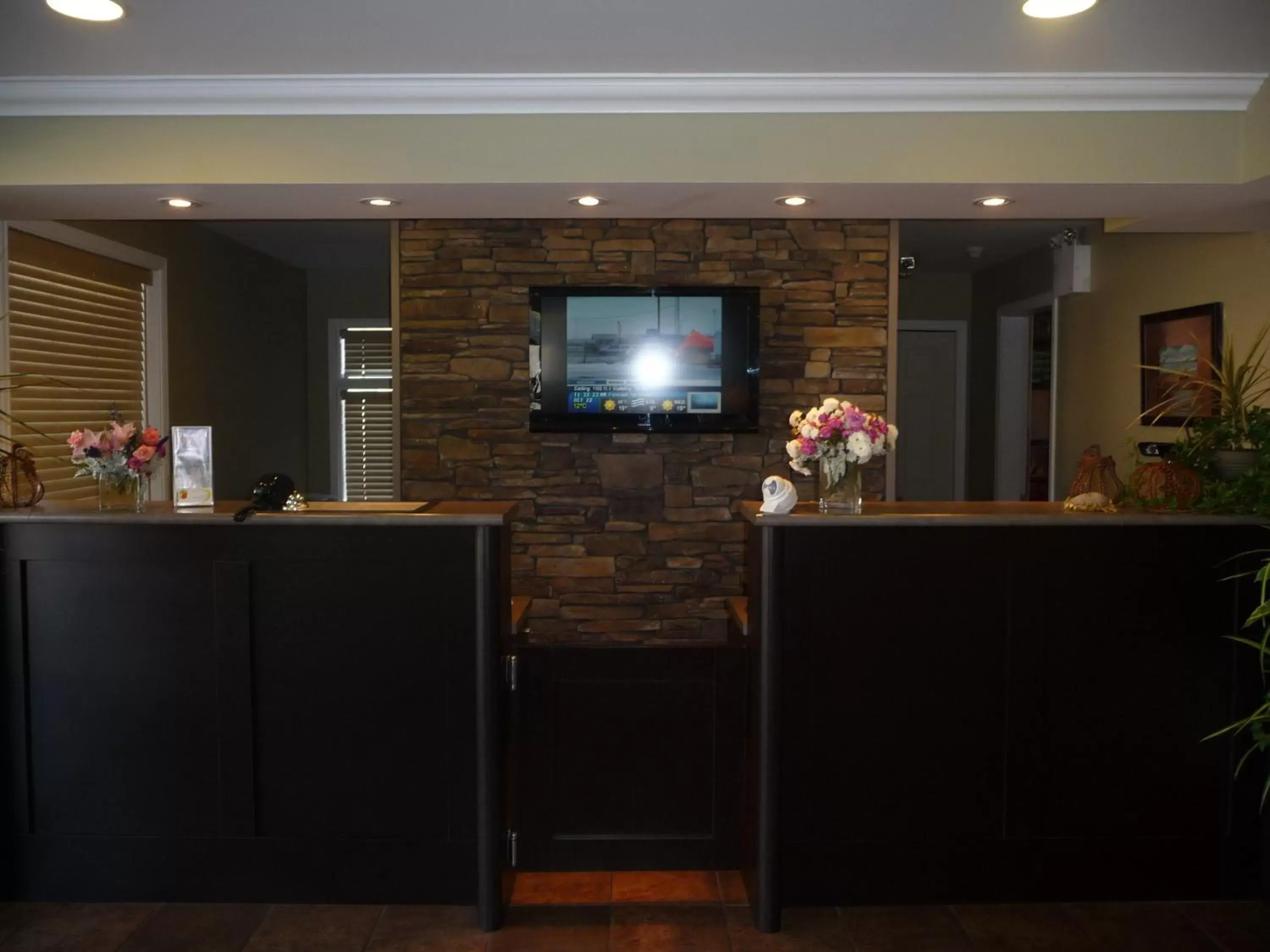 Lobby or reception, Lobby/Reception in Super 8 by Wyndham Osoyoos