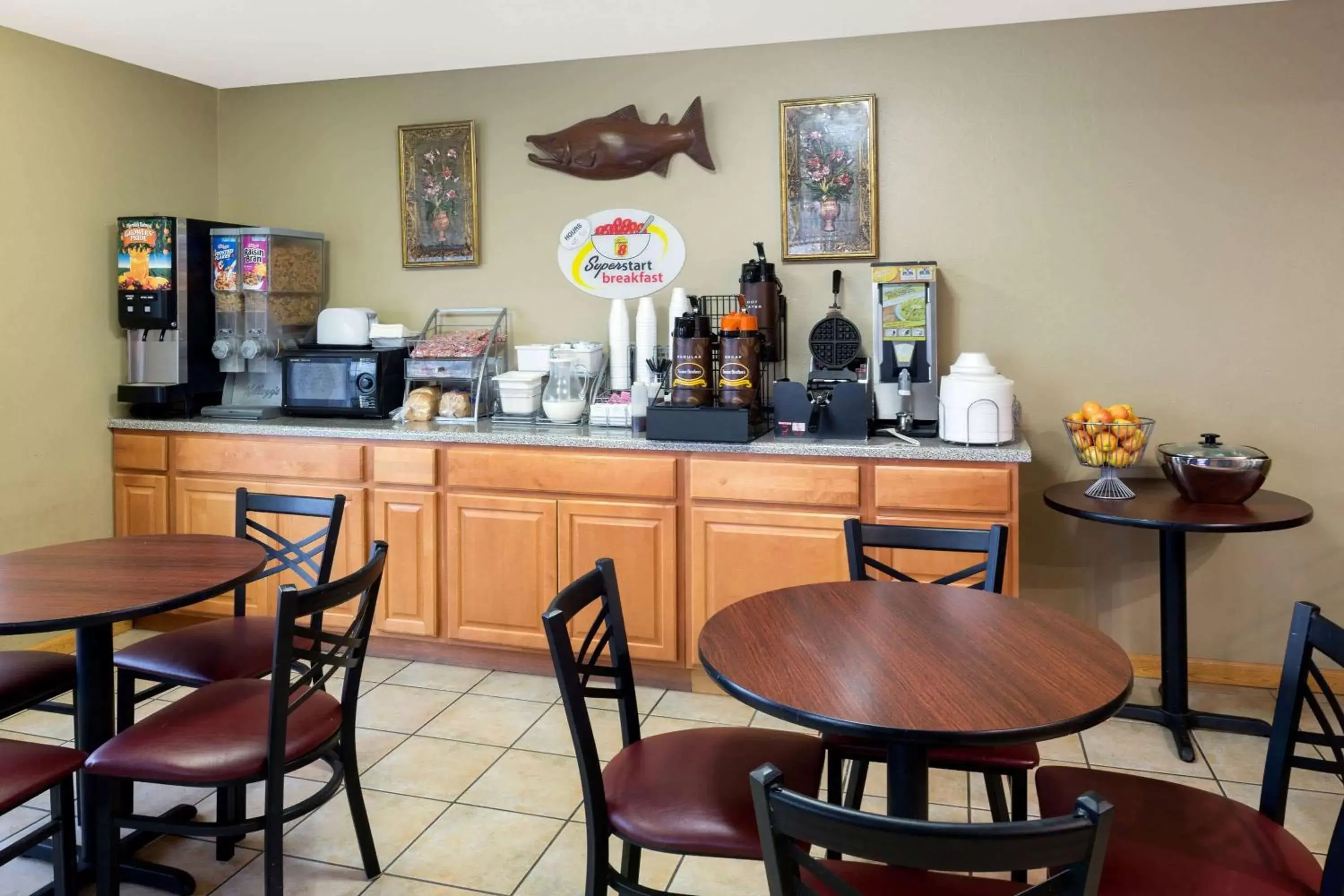 Restaurant/Places to Eat in Super 8 by Wyndham Crescent City