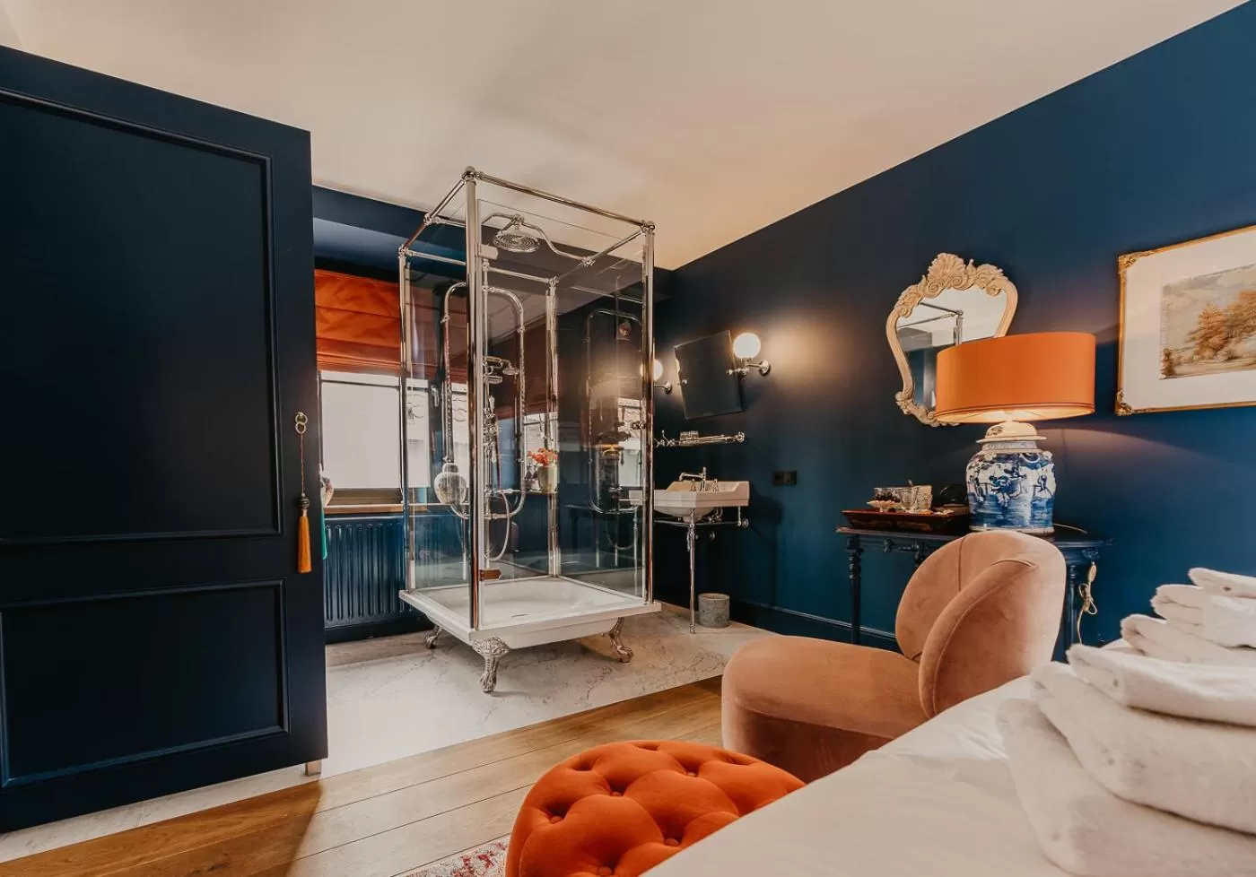 Bathroom, Bed in Boutique Hotel Zeeuws-Meisje