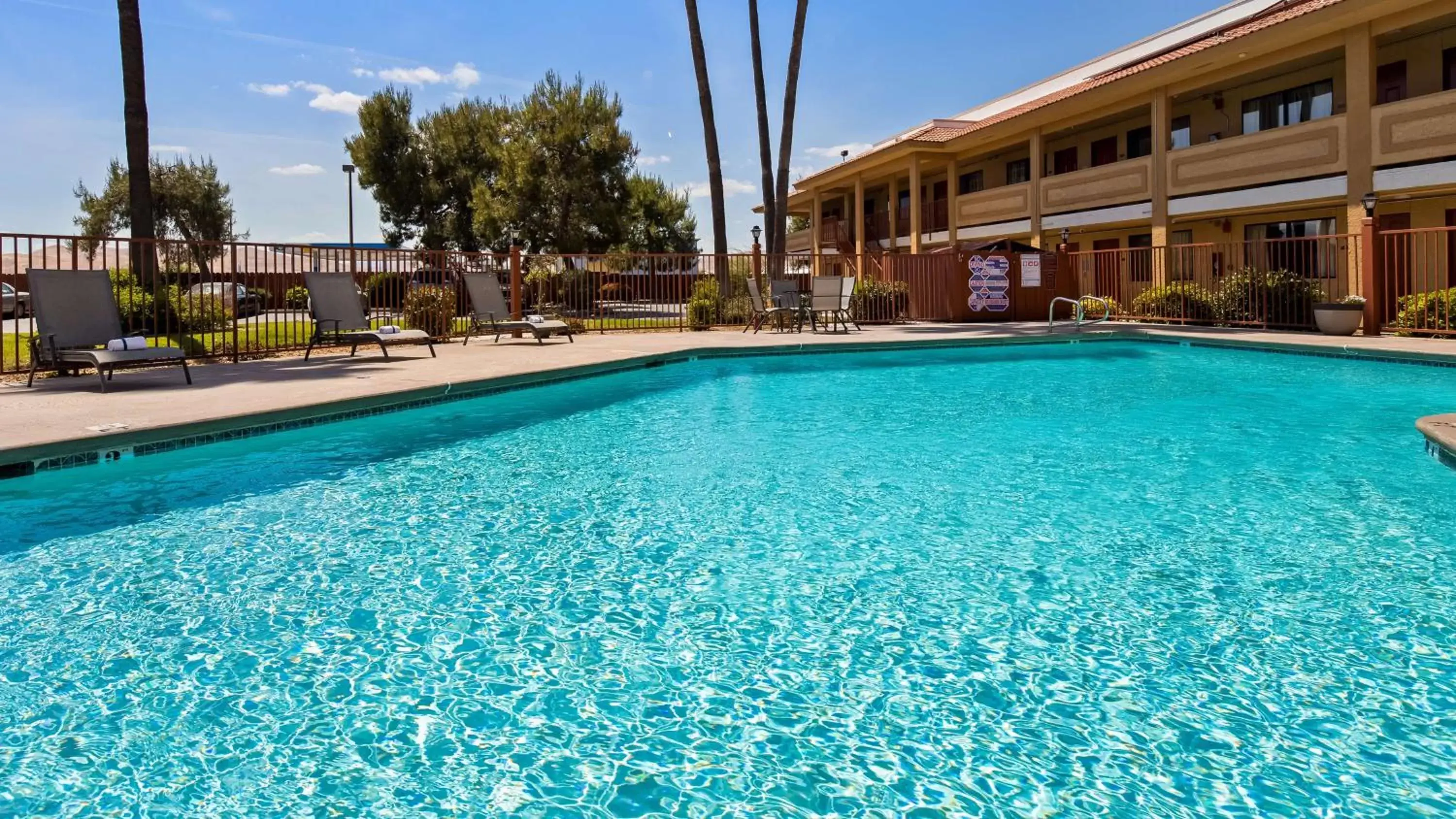 On site, Swimming Pool in Best Western Apricot Inn