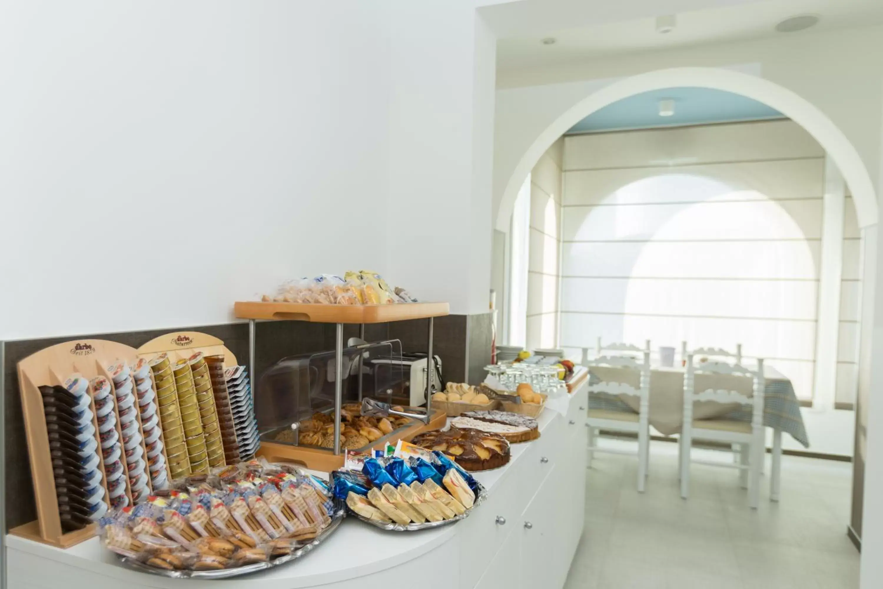 Buffet breakfast, Restaurant/Places to Eat in Hotel Biancaneve Wellness