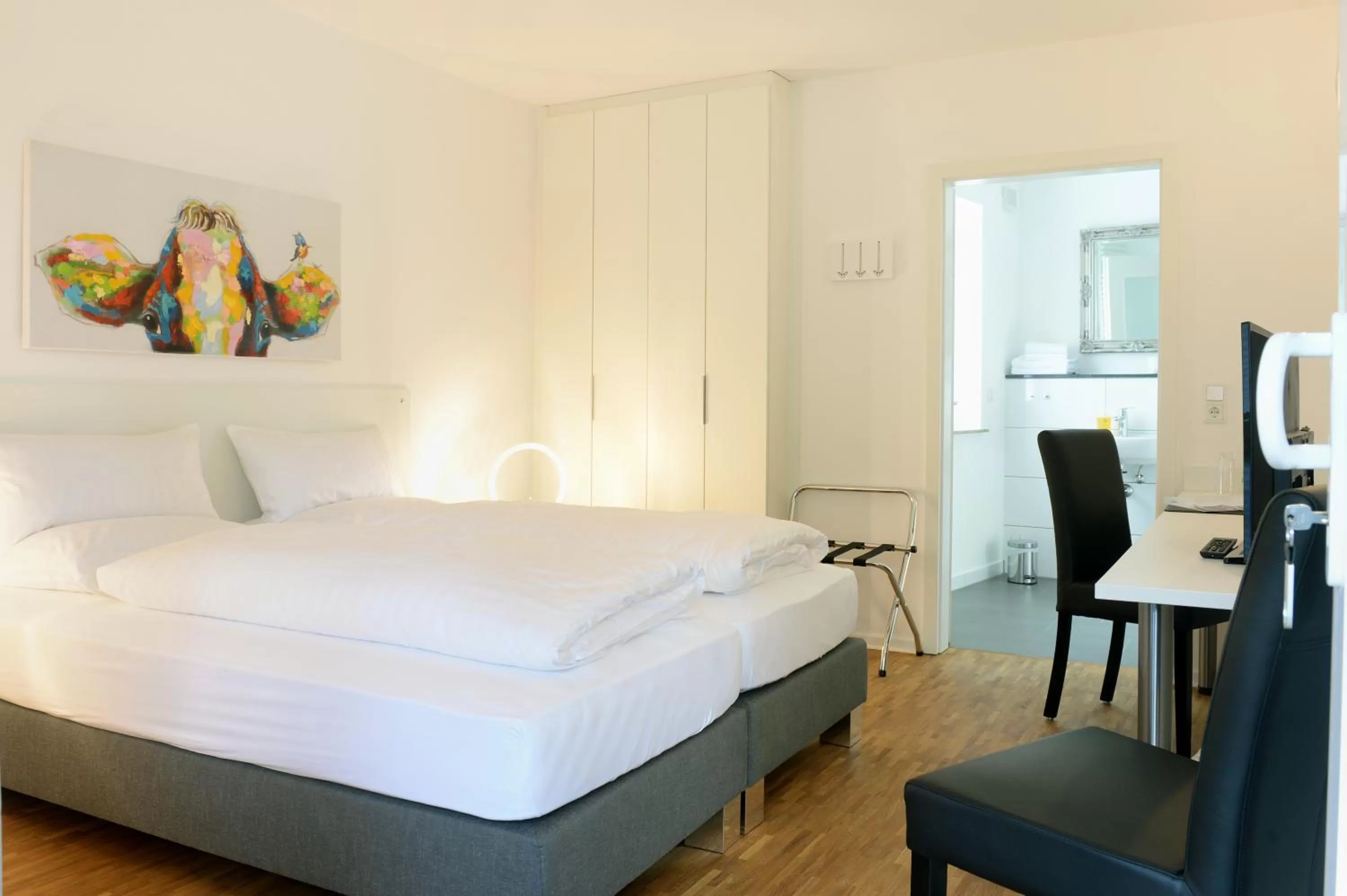 Photo of the whole room in Bed & Breakfast Meerbusch