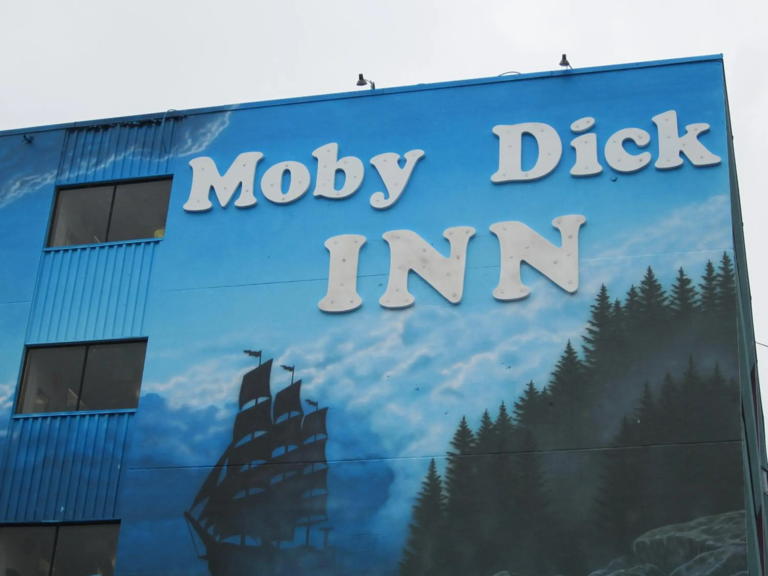 Facade/entrance in Moby Dick Inn