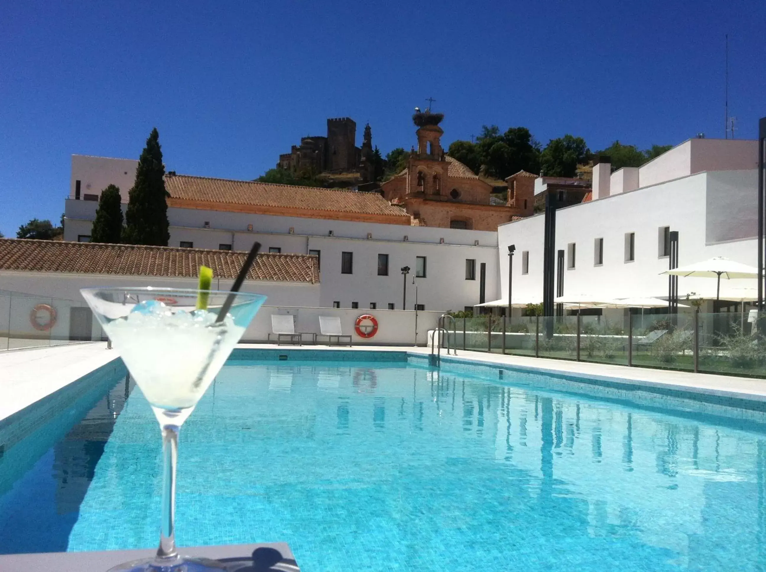 Facade/entrance, Swimming Pool in Hotel Convento Aracena & SPA