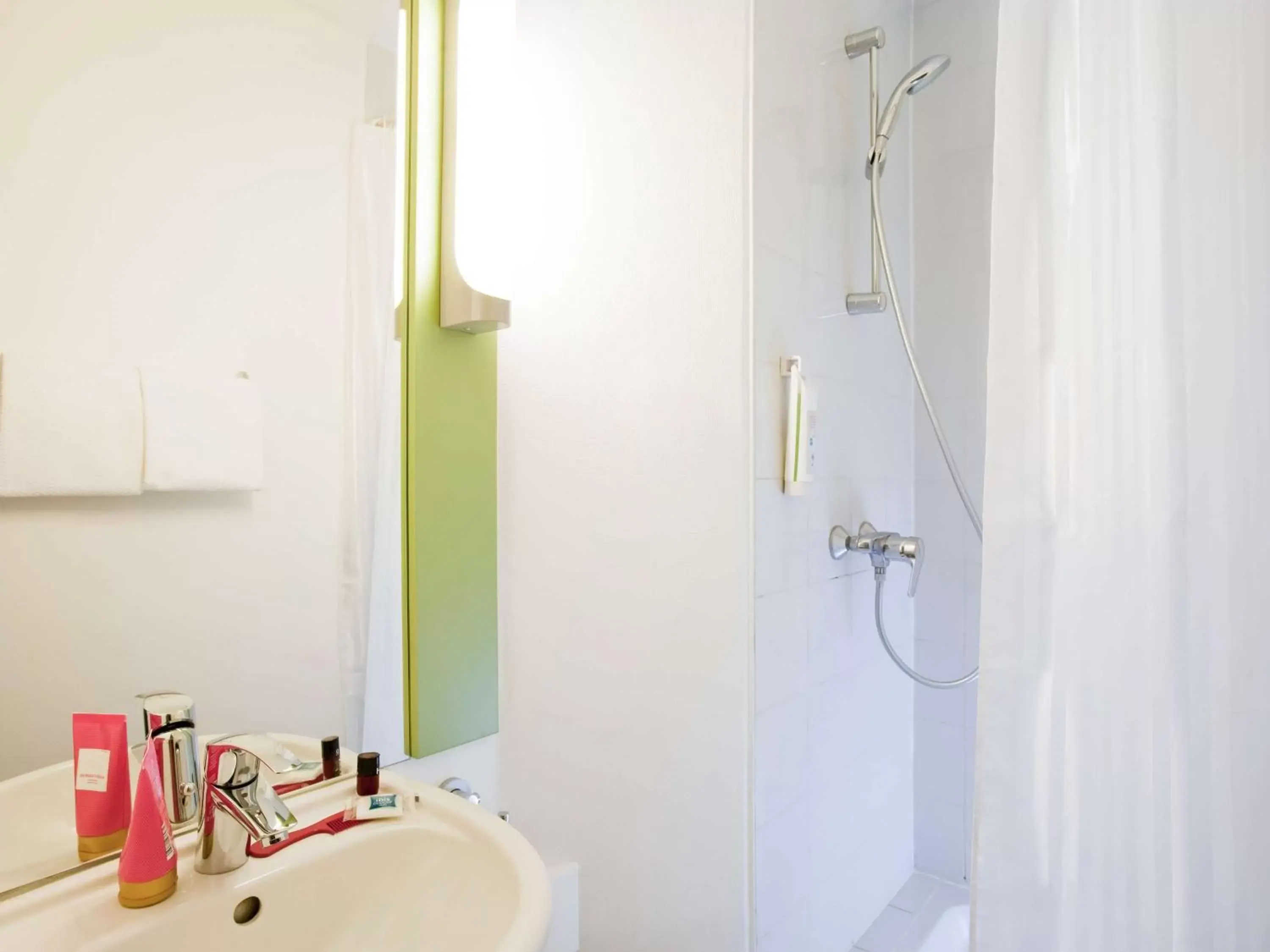 Bathroom in ibis budget Pontault Combault RN4 Marne La Vallée