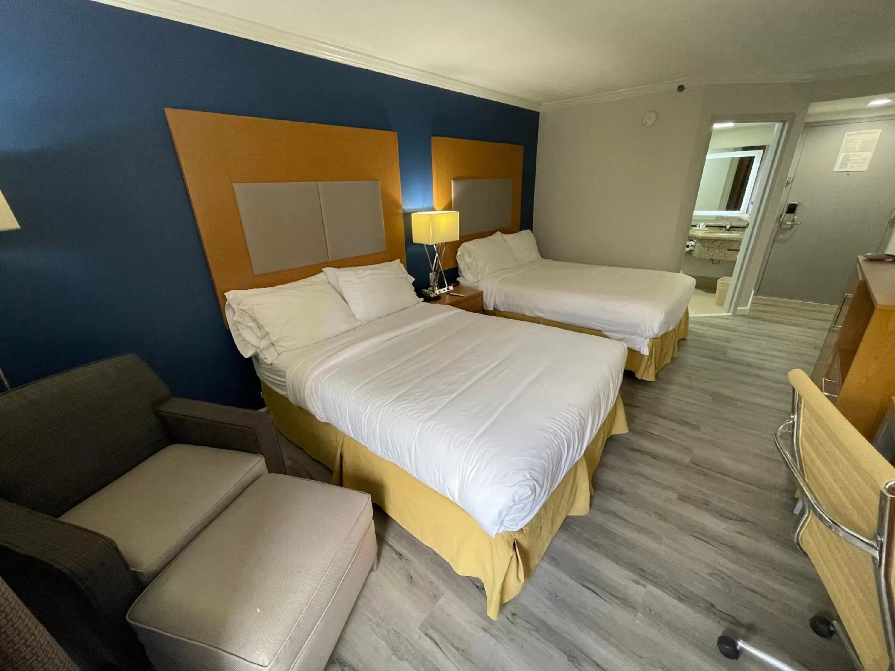 Bedroom, Bed in Comfort Inn & Suites Houston I-10 West Energy Corridor