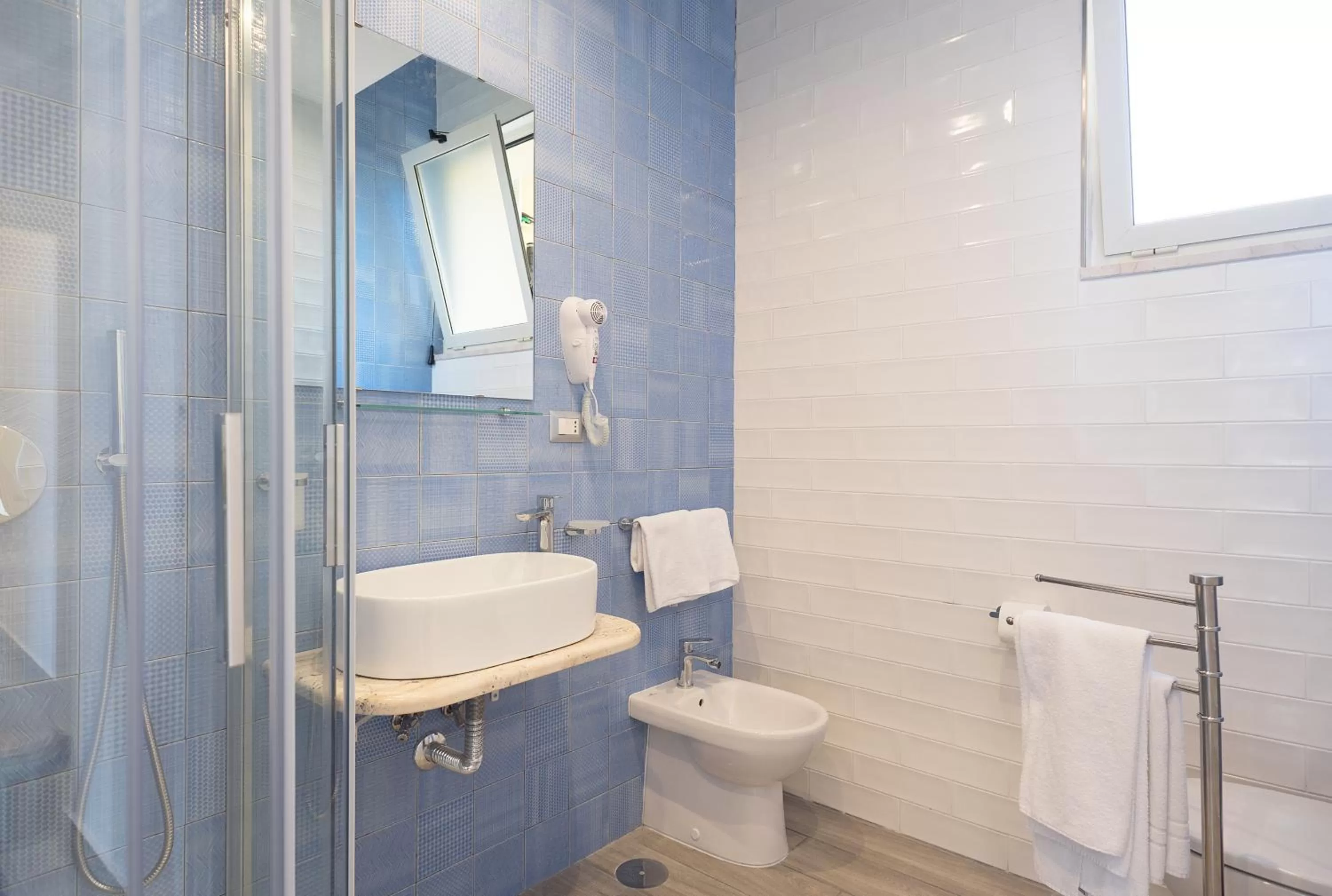 Shower in B&B Toledo one