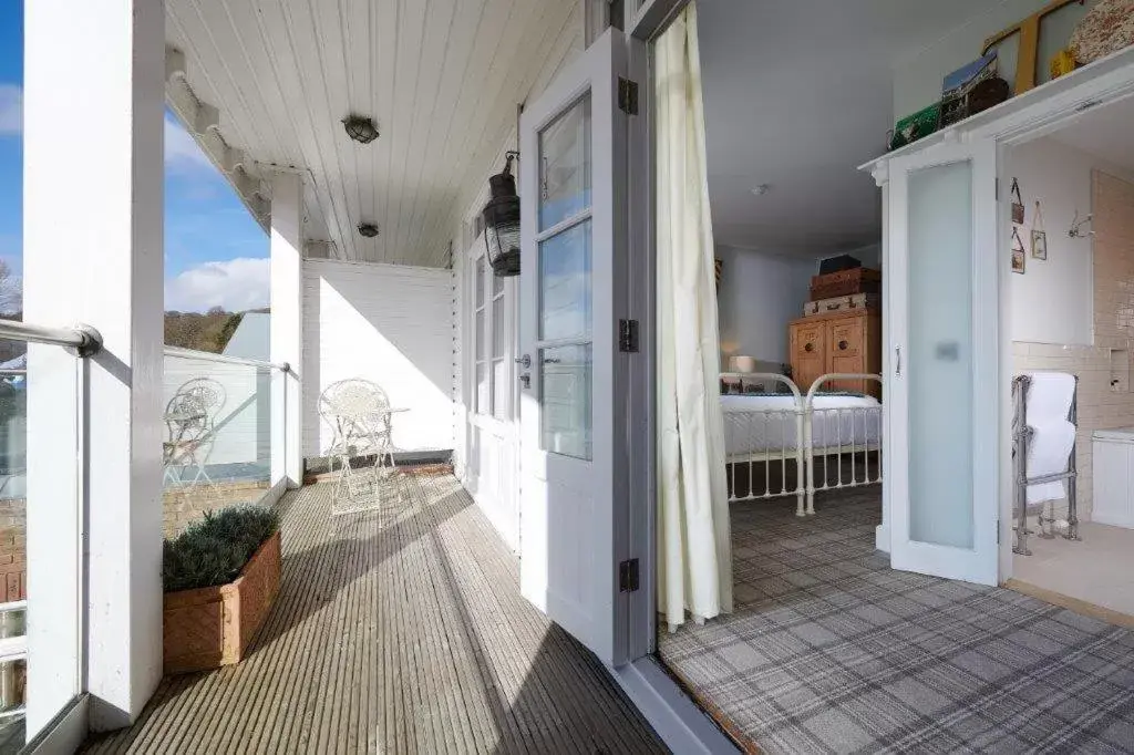 Superior Double or Twin Room with Balcony in The Boathouse Superior Double or Twin Room with Balcony in The Boathouse