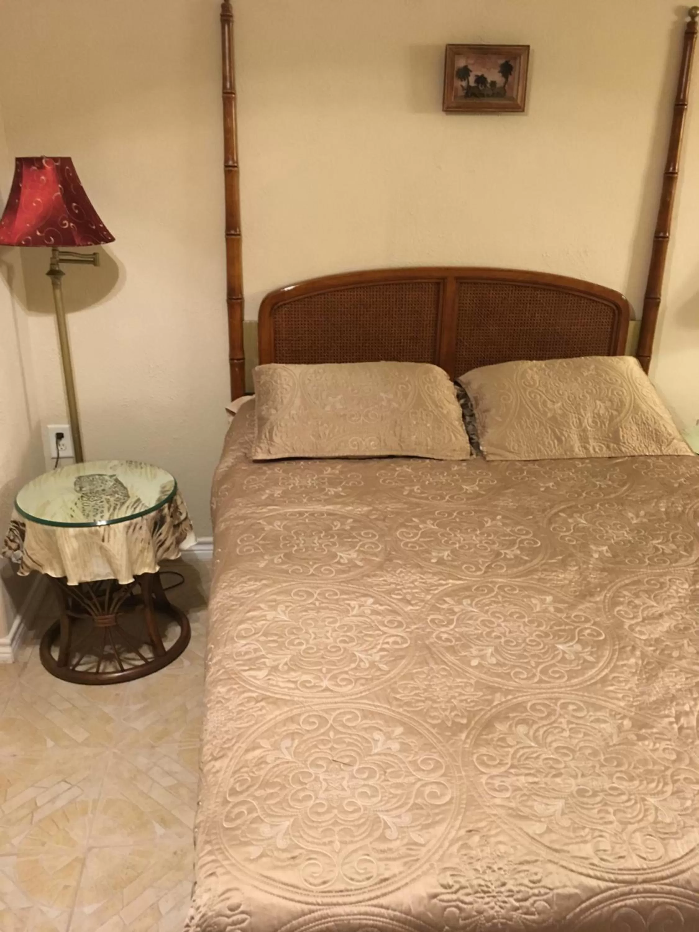 Bedroom in Capri Beach Hotel