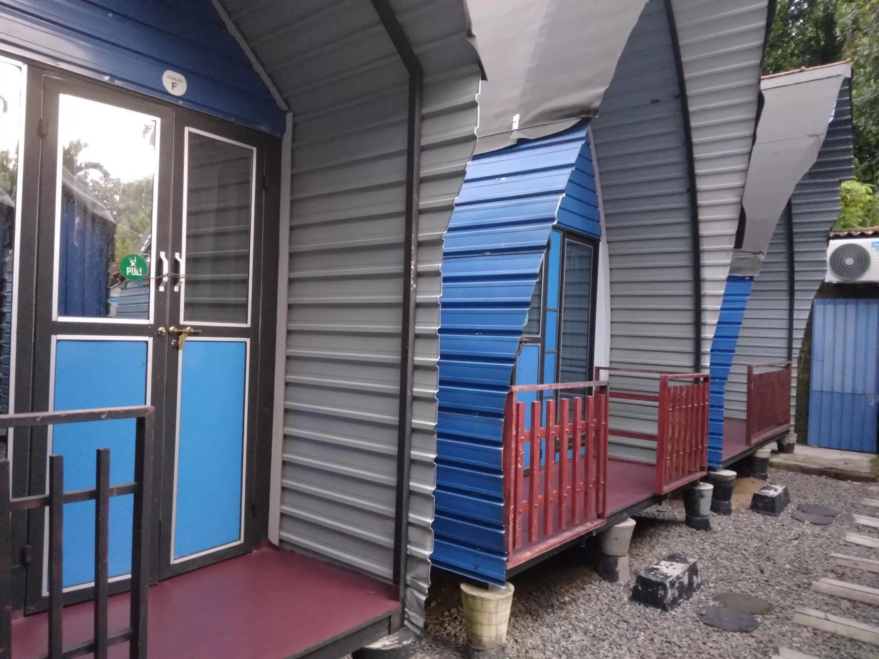 Airport A4 Transit Hub - Eco Chalets