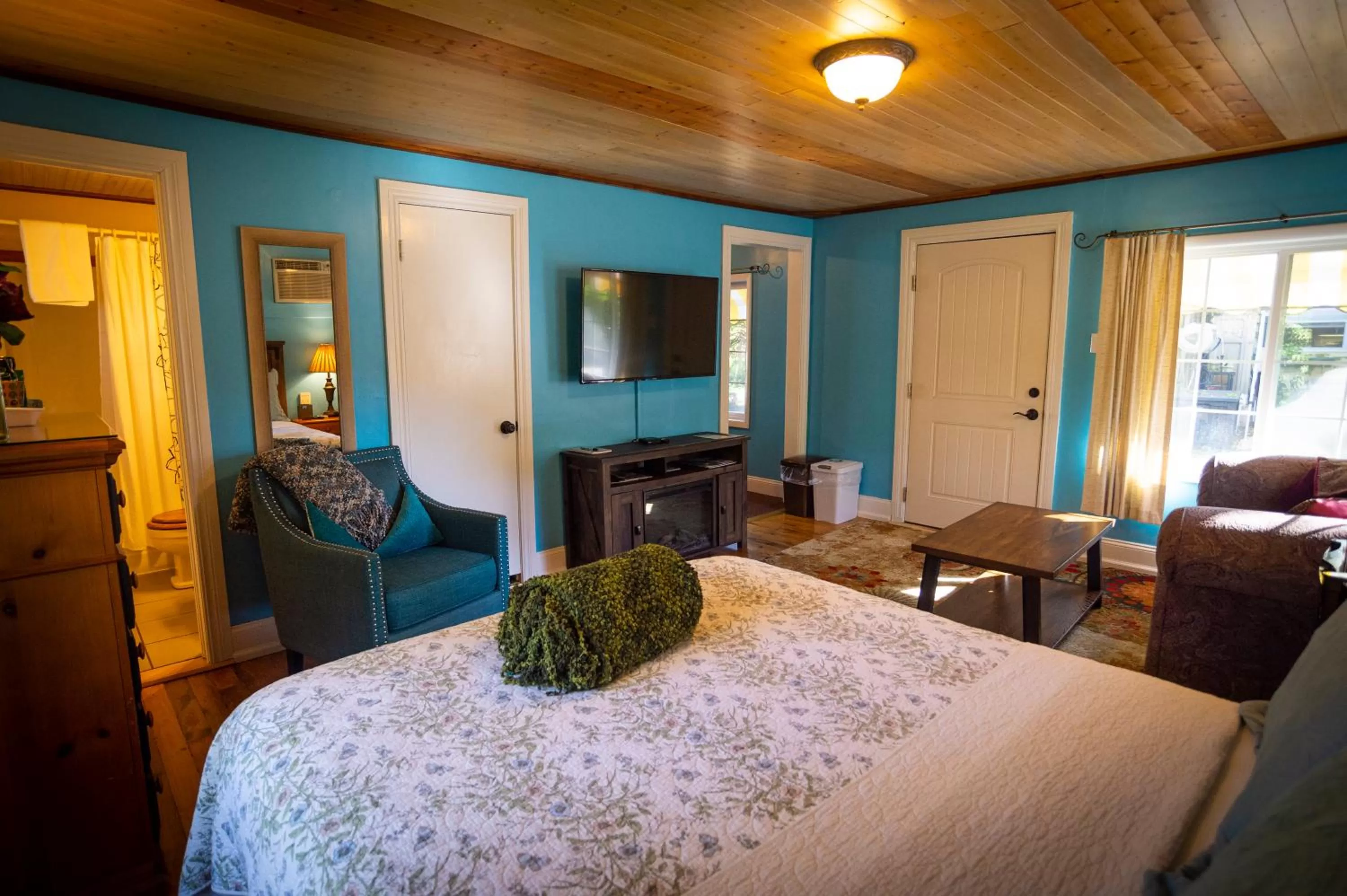 Seating Area in Sherwood Court Cottages