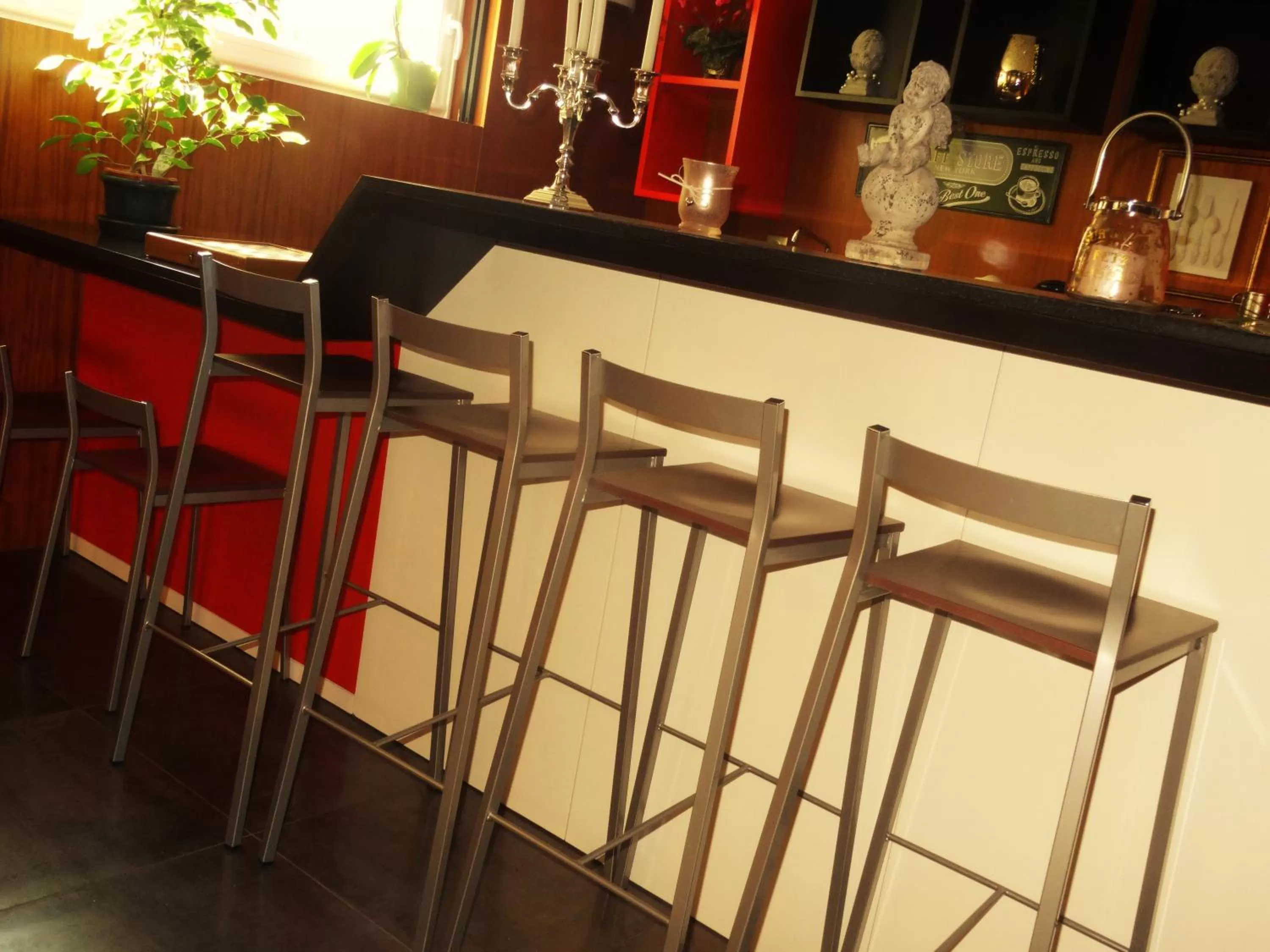 Decorative detail in Villa La Clef Des Champs