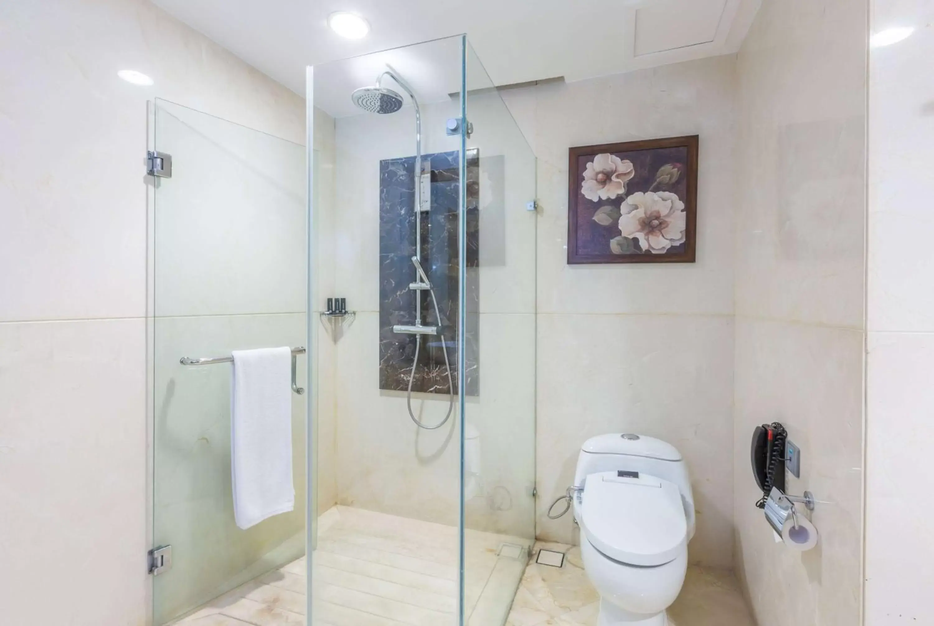Photo of the whole room, Bathroom in Wyndham Surabaya