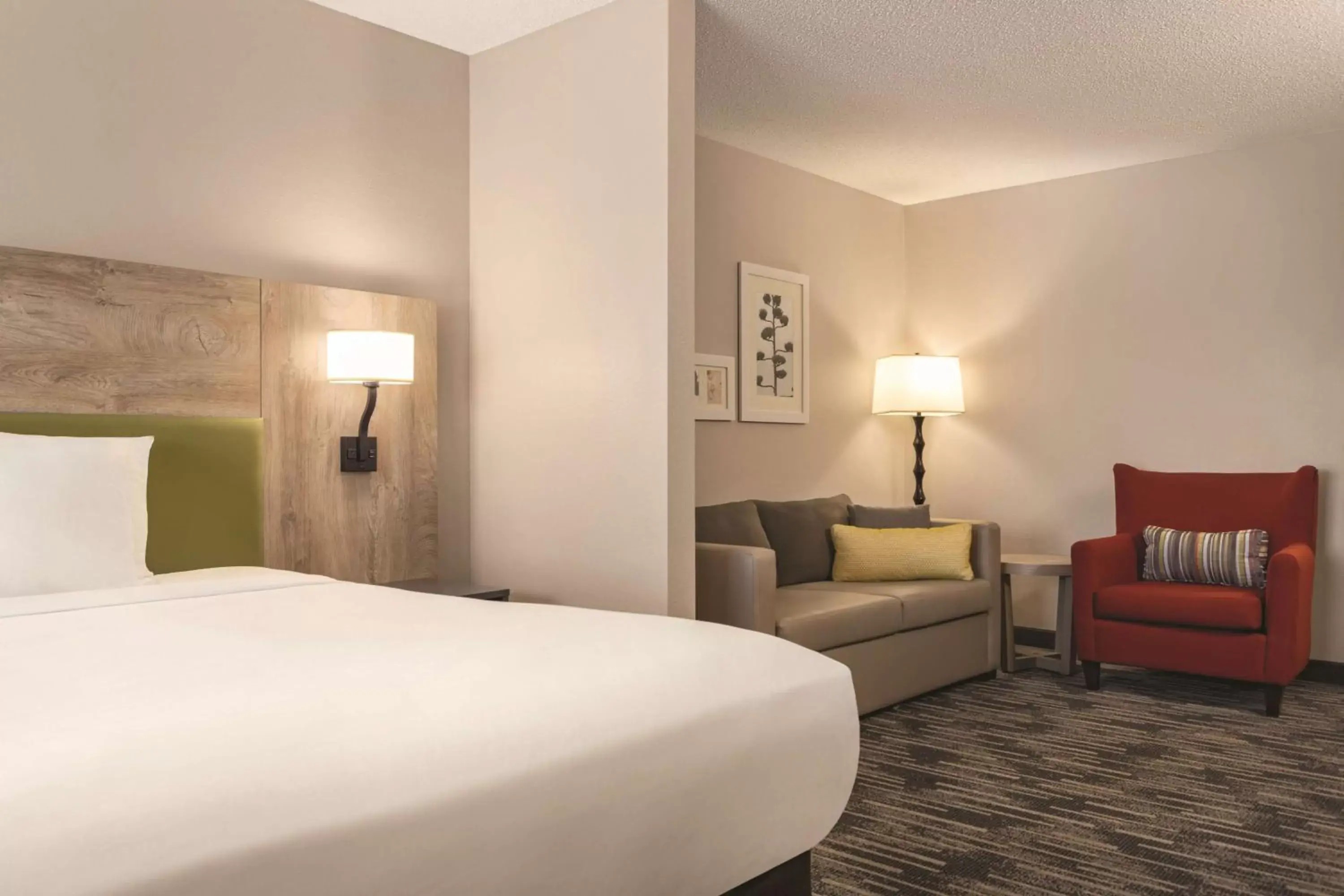 Photo of the whole room, Bed in Country Inn & Suites by Radisson, St. Cloud East, MN