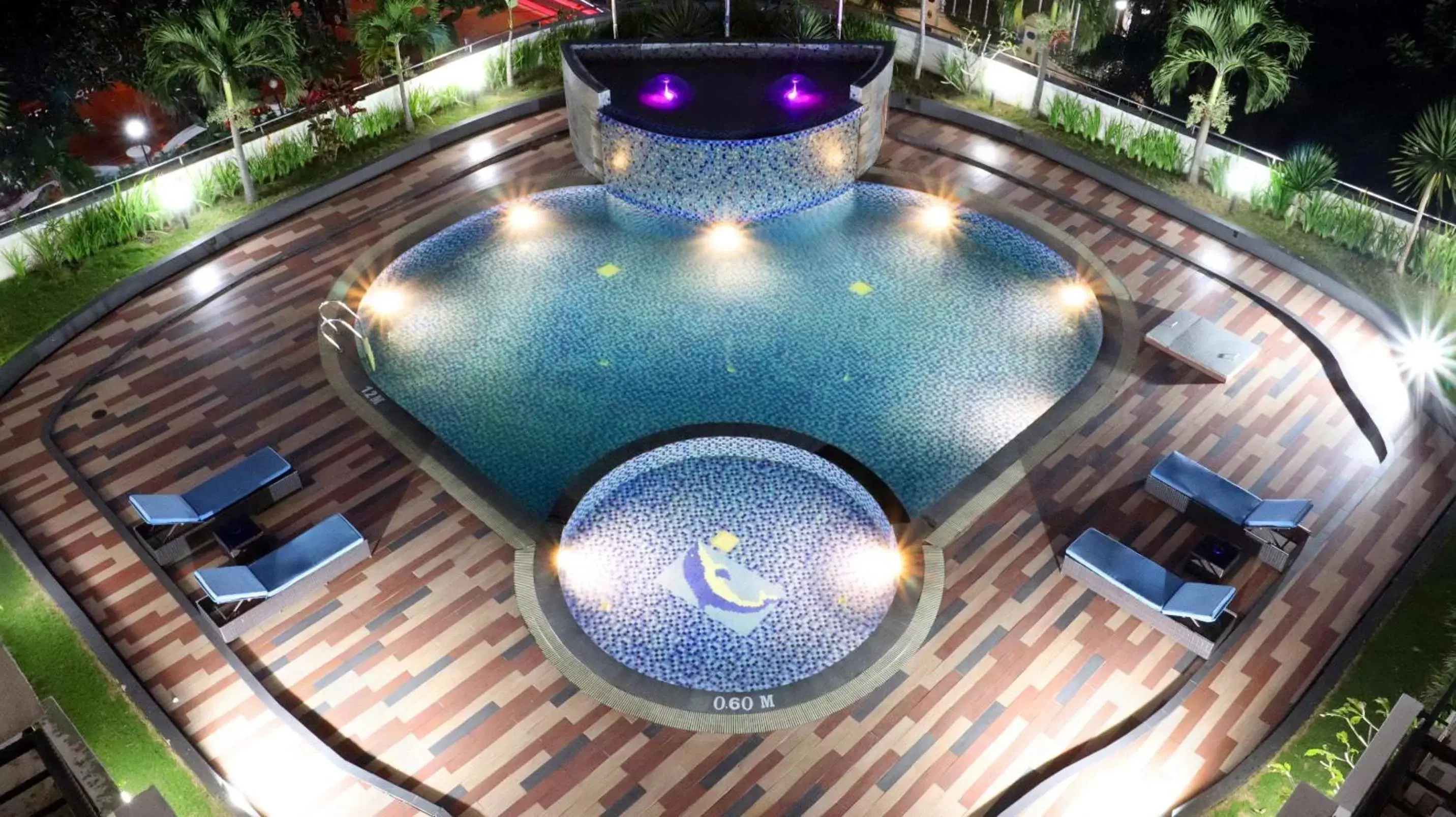 Swimming Pool in Vue Palace, ARTOTEL Curated Swimming Pool in Vue Palace, ARTOTEL Curated