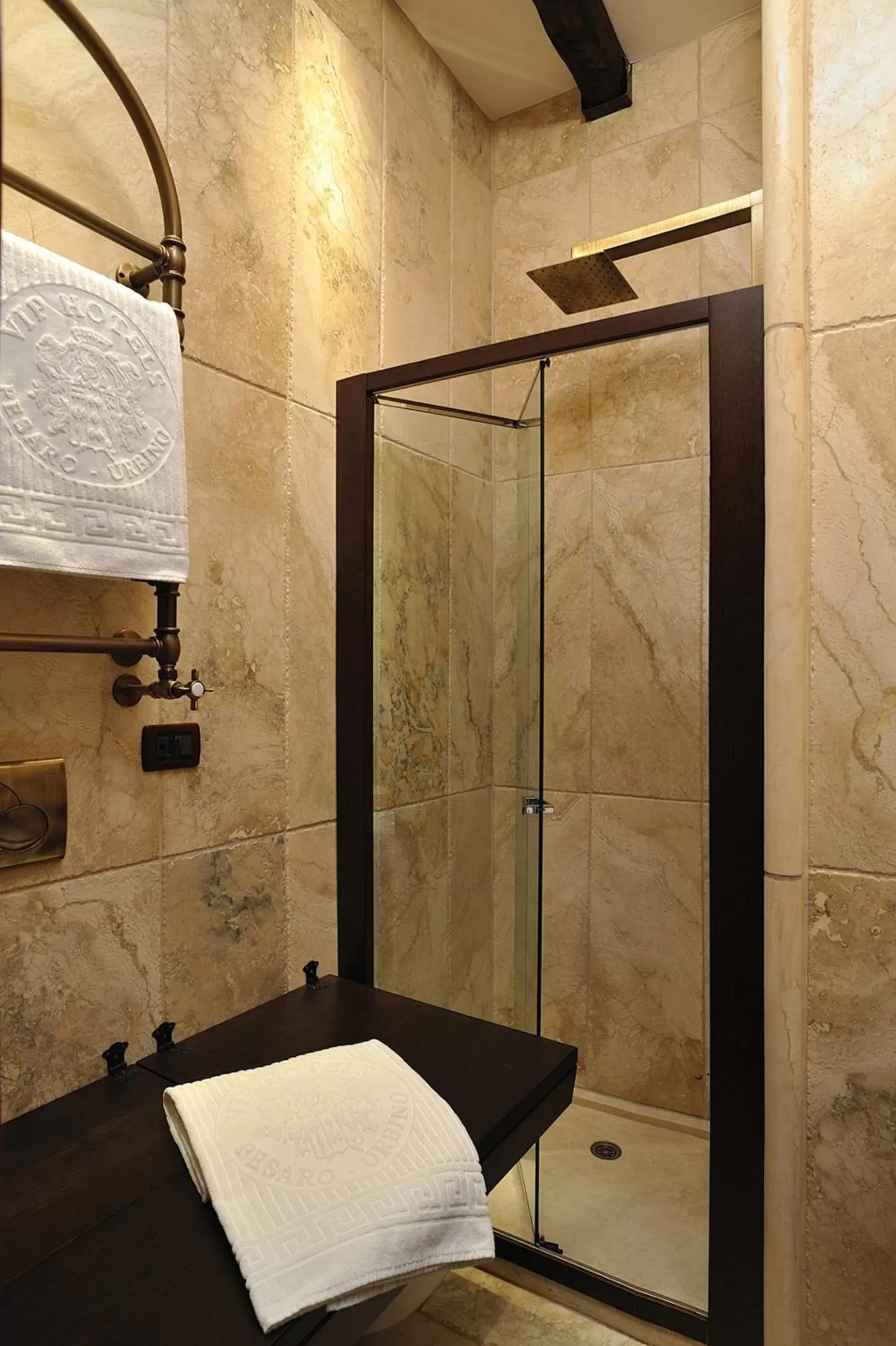 Shower, Bathroom in Hotel Bonconte