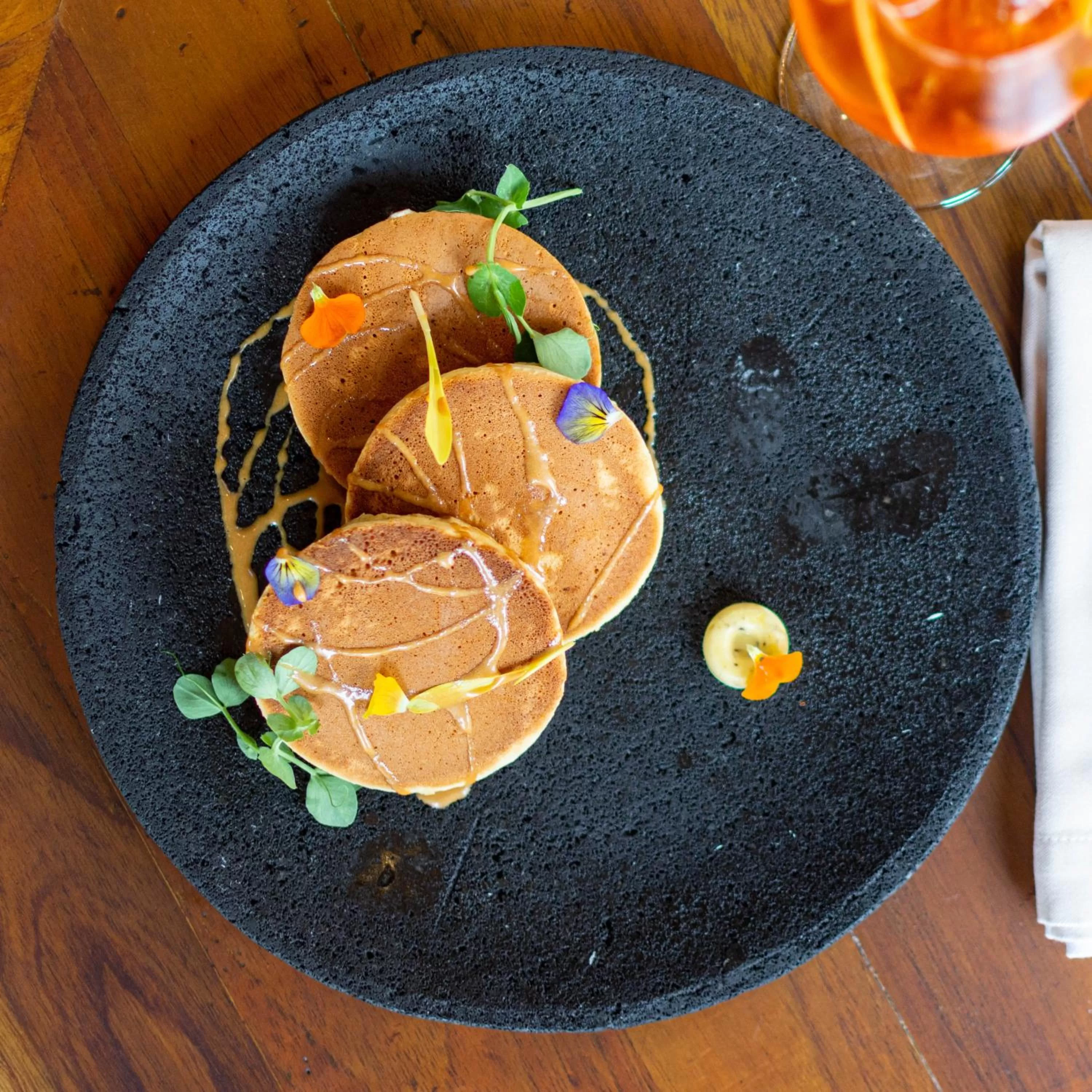 Restaurant/places to eat in Casa 1810 Parque Hotel Boutique