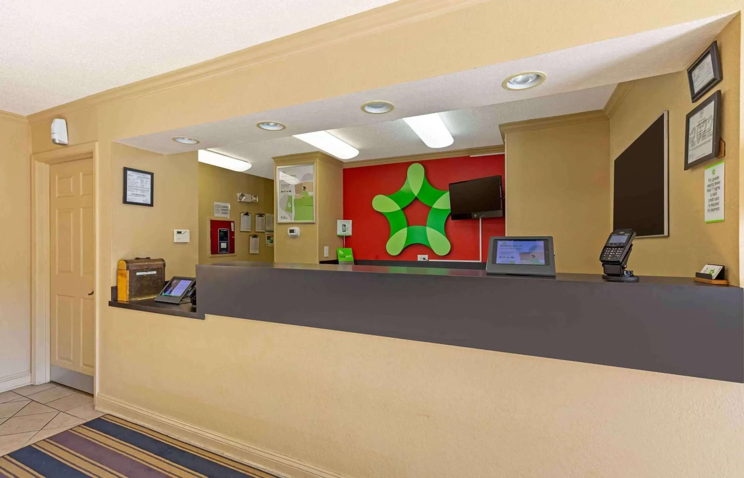 Lobby or reception, Lobby/Reception in Extended Stay America Suites - Washington, DC - Falls Church - Merrifield