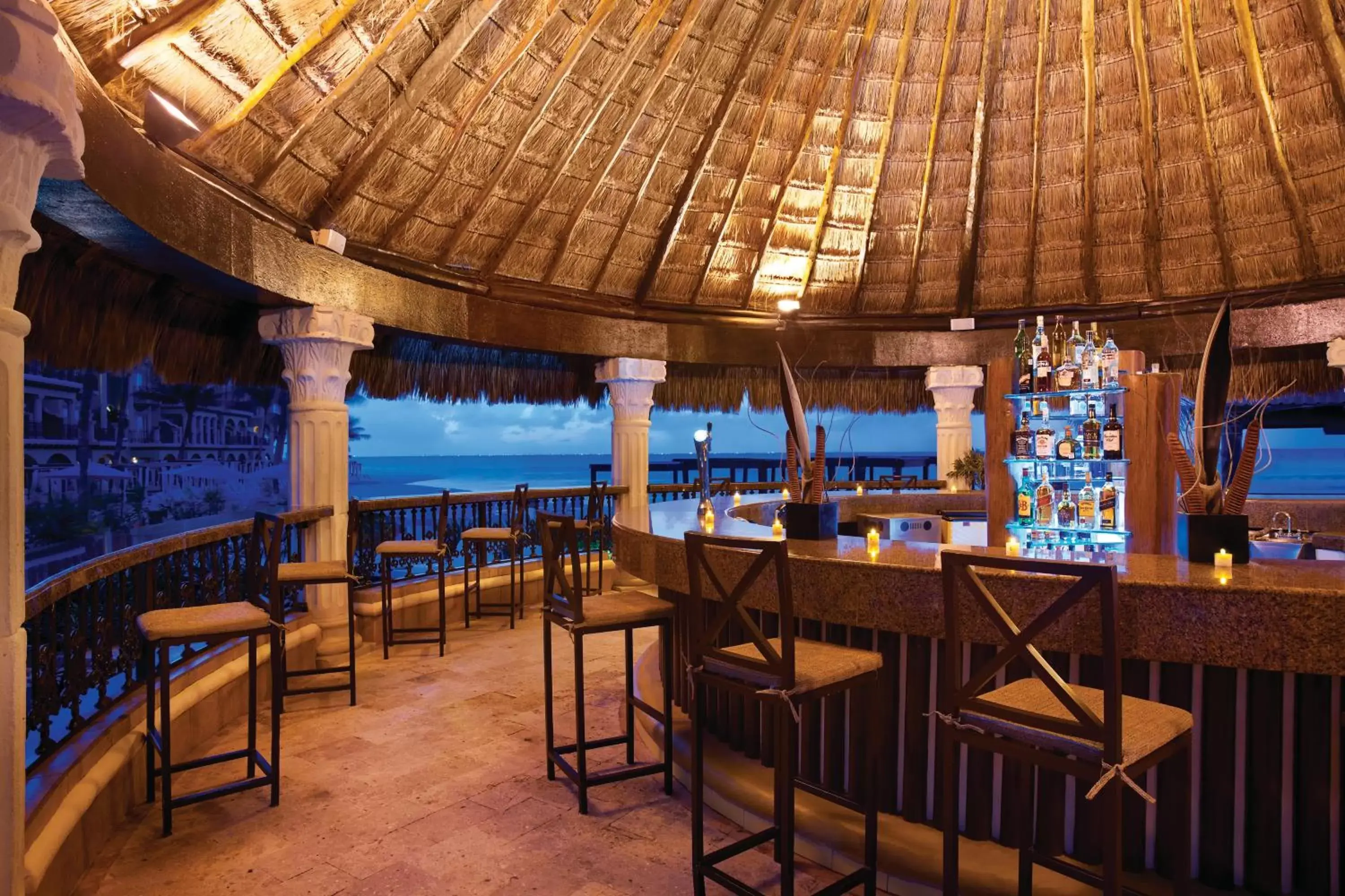 Lounge or bar, Restaurant/Places to Eat in Wyndham Alltra Playa del Carmen Adults Only All Inclusive
