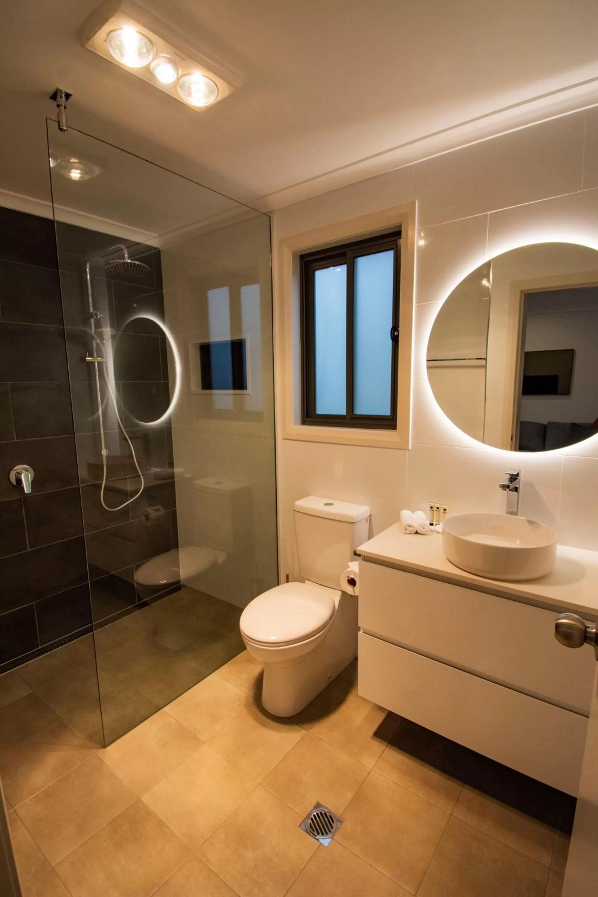 Shower in Alivio Tourist Park Canberra