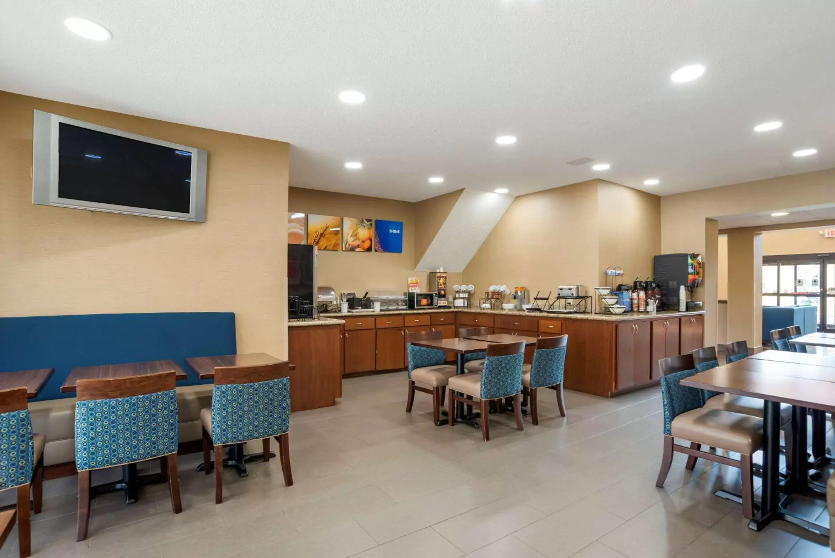 Restaurant/Places to Eat in Comfort Inn Greenville I-65