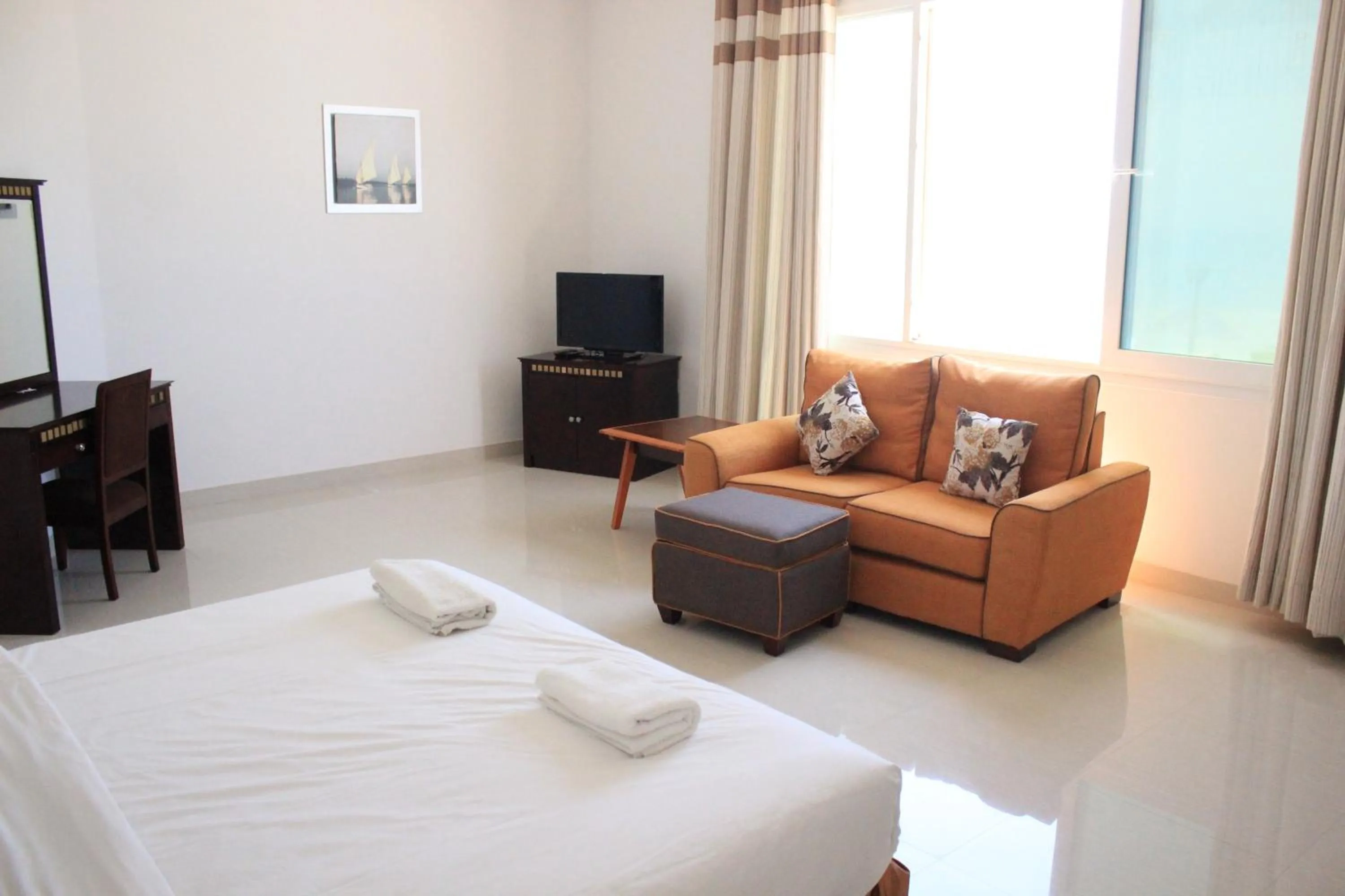 Sea view, Bed in Beach Resort Salalah