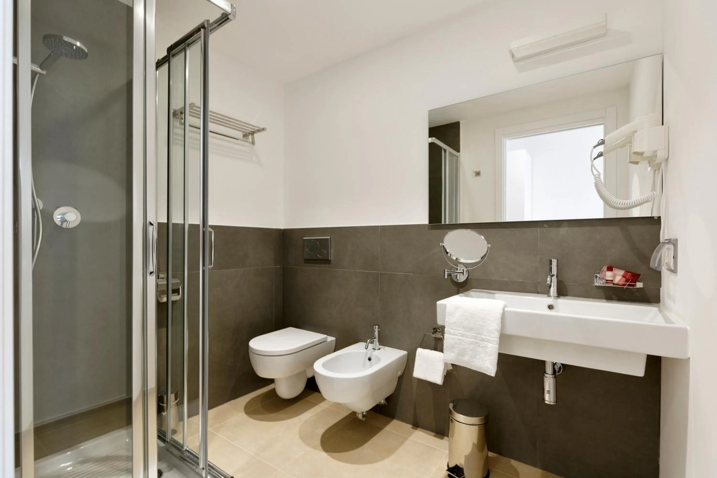 Bathroom in Southeast Hotel