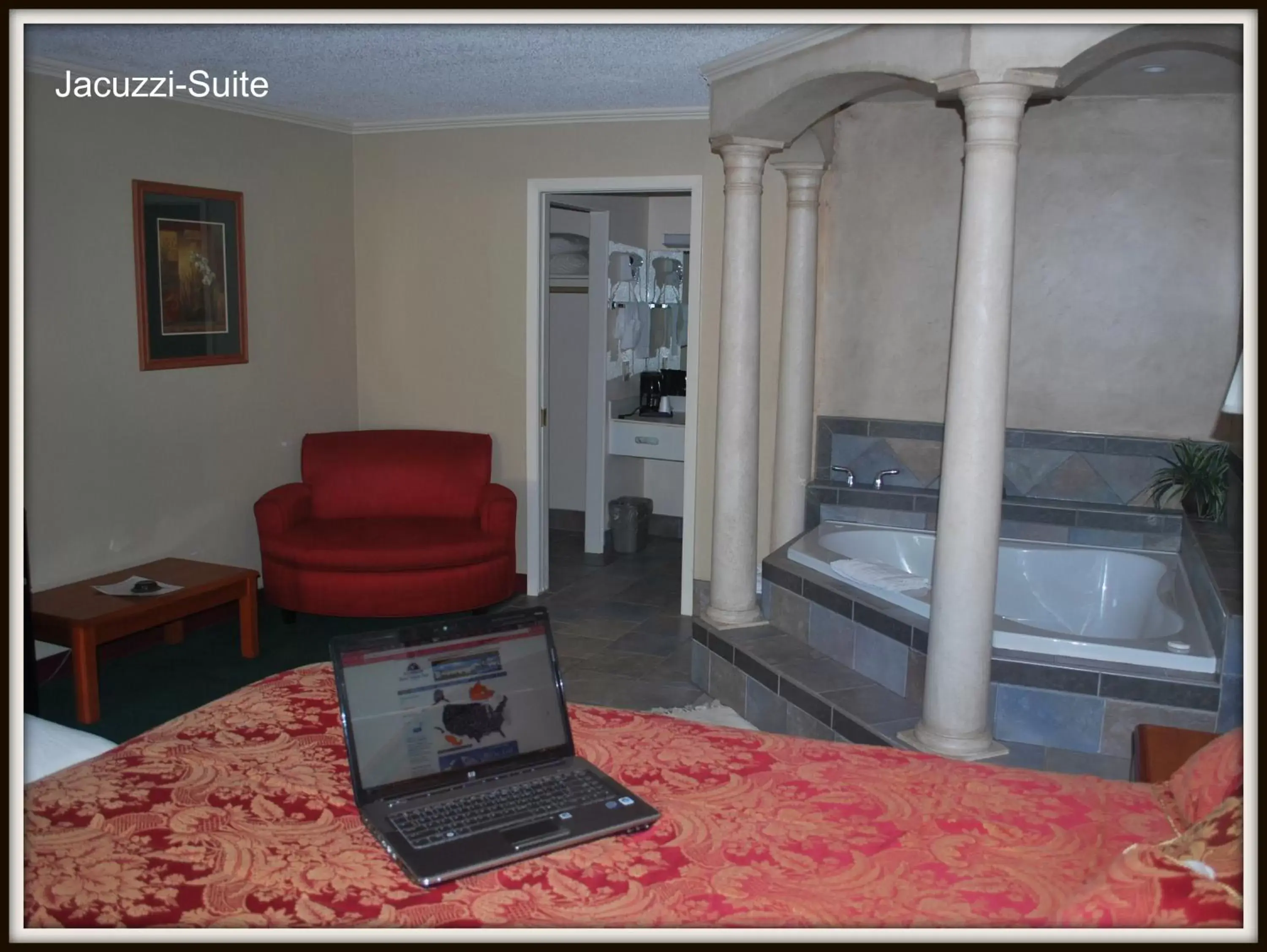 Photo of the whole room, Seating Area in Americas Best Value Inn Lubbock East