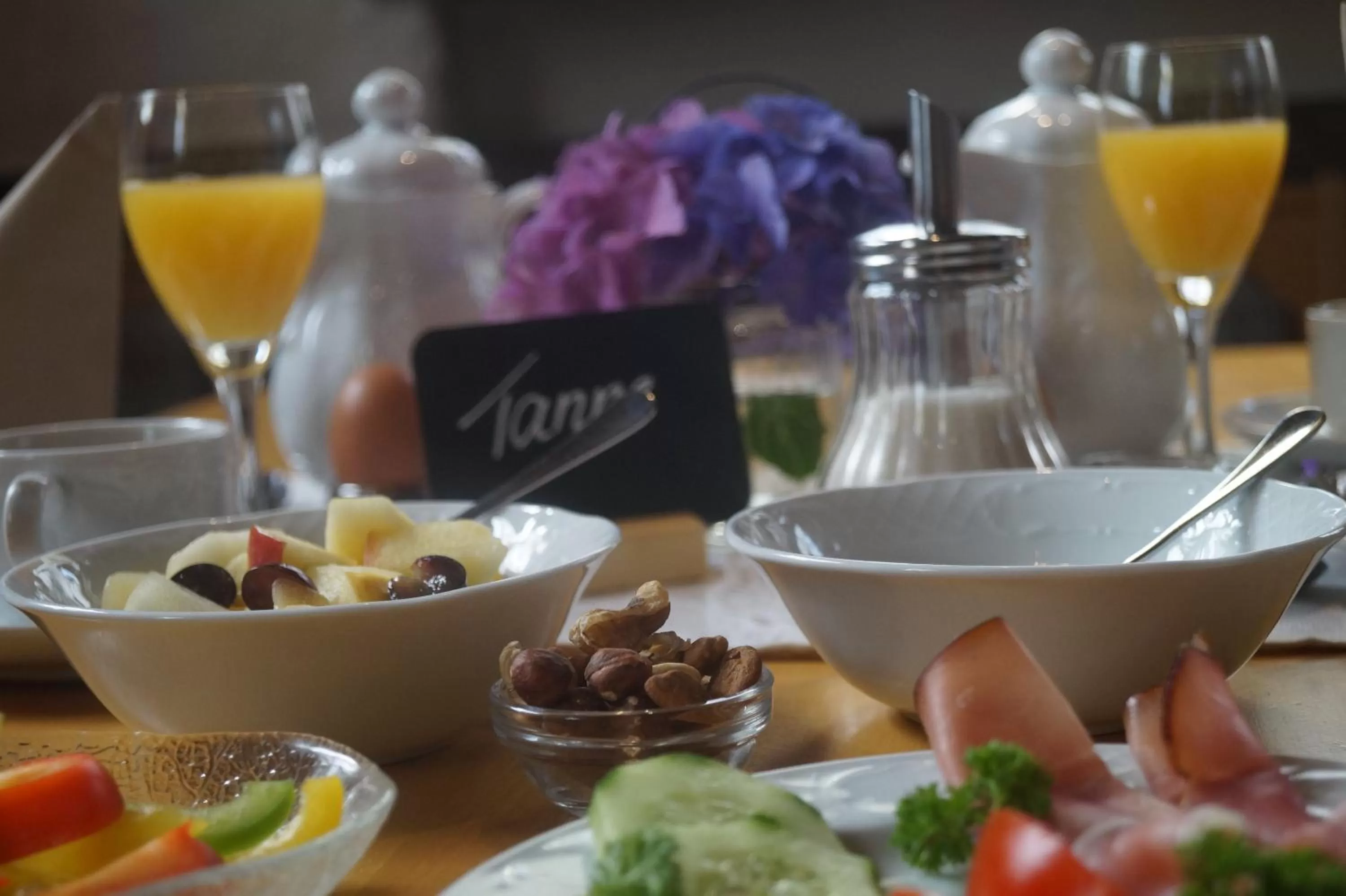 Breakfast in Naturhotel Holzwurm