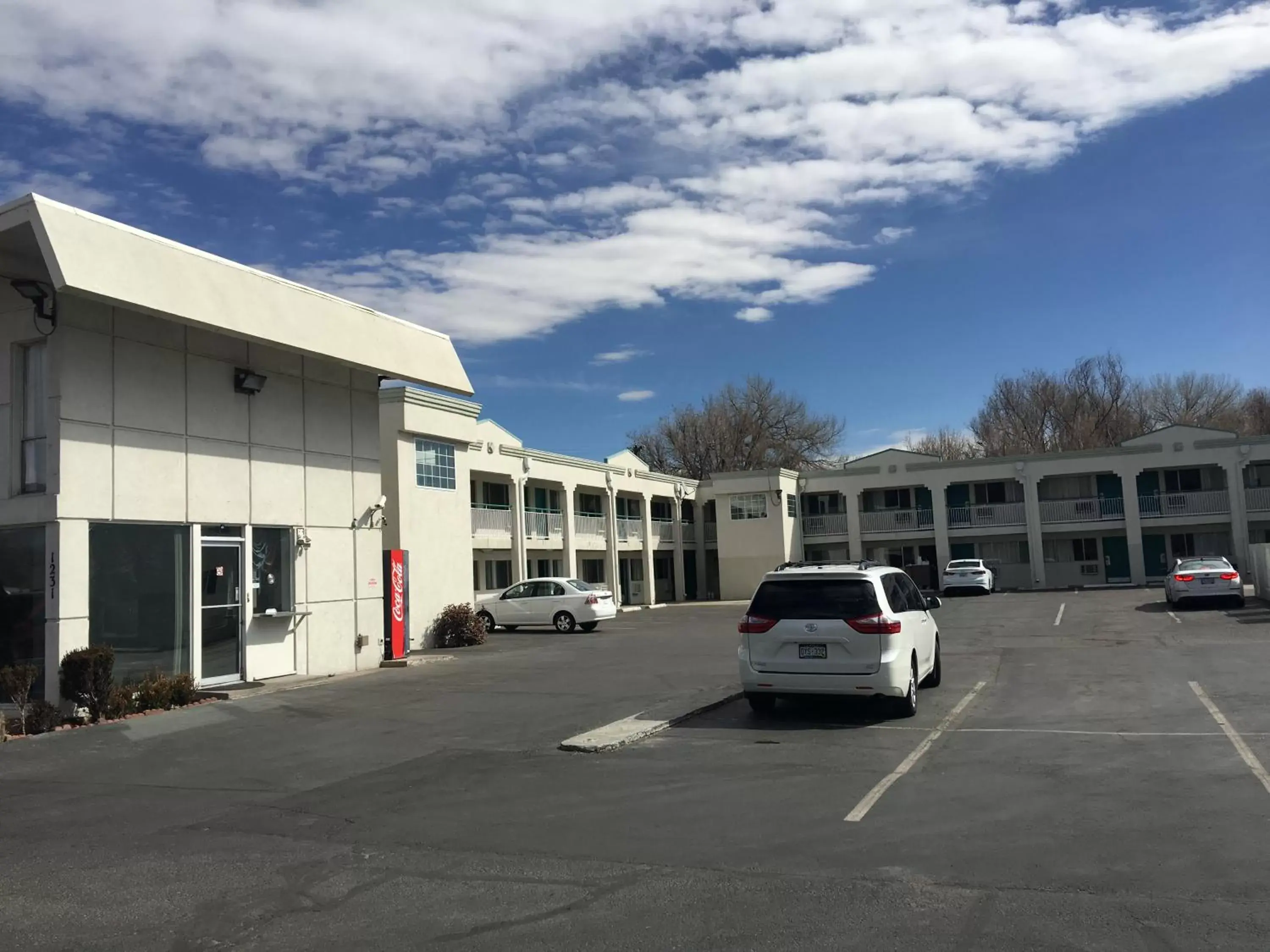 Property Building in Howard Johnson by Wyndham Colorado Springs