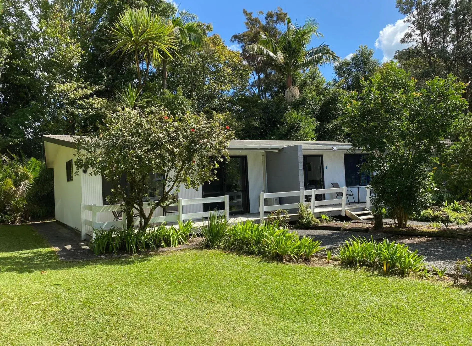 Property Building in Colonial House Motel