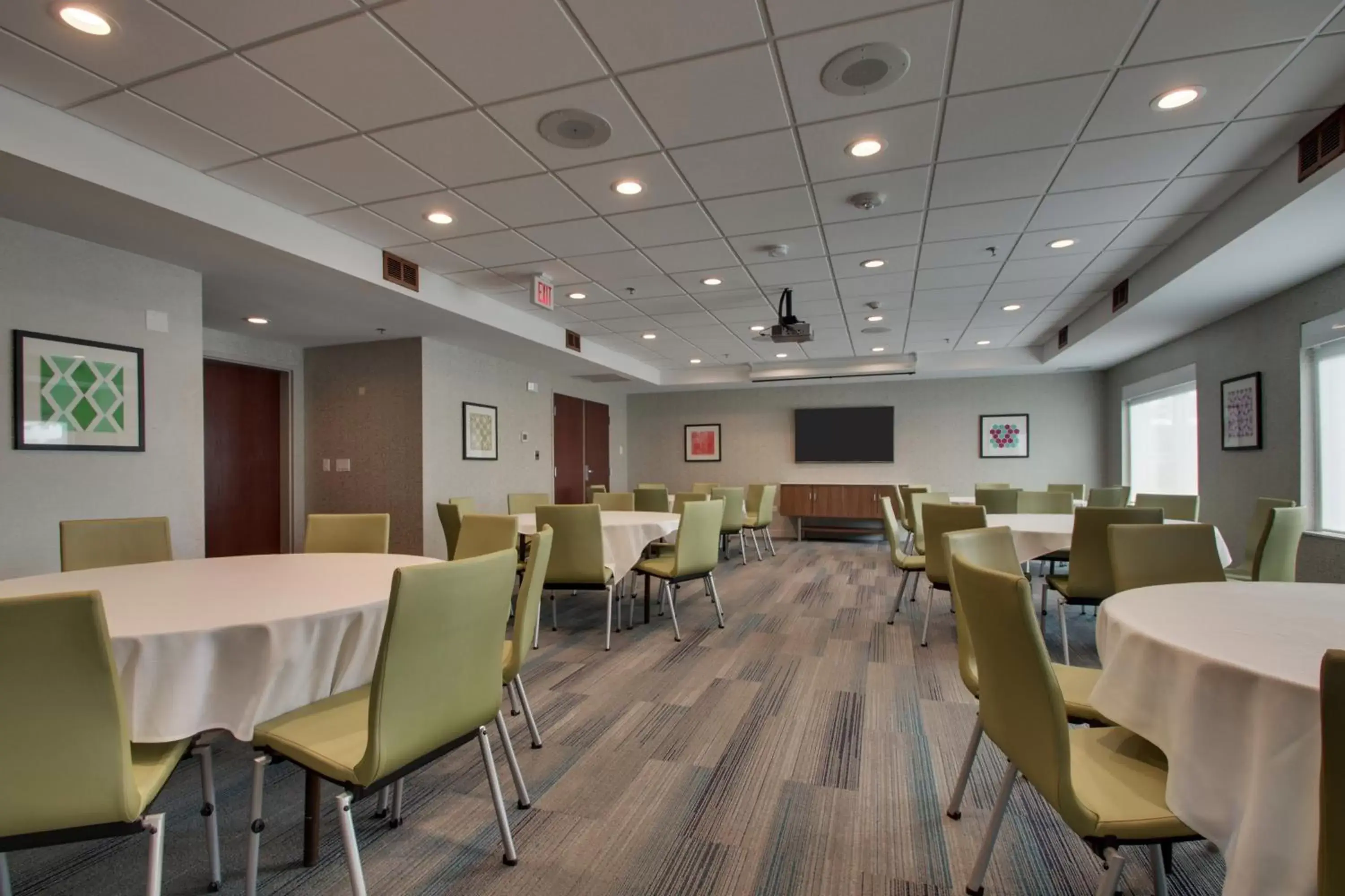 Meeting/conference room, Restaurant/Places to Eat in Holiday Inn Express & Suites Aurora - Naperville, an IHG Hotel