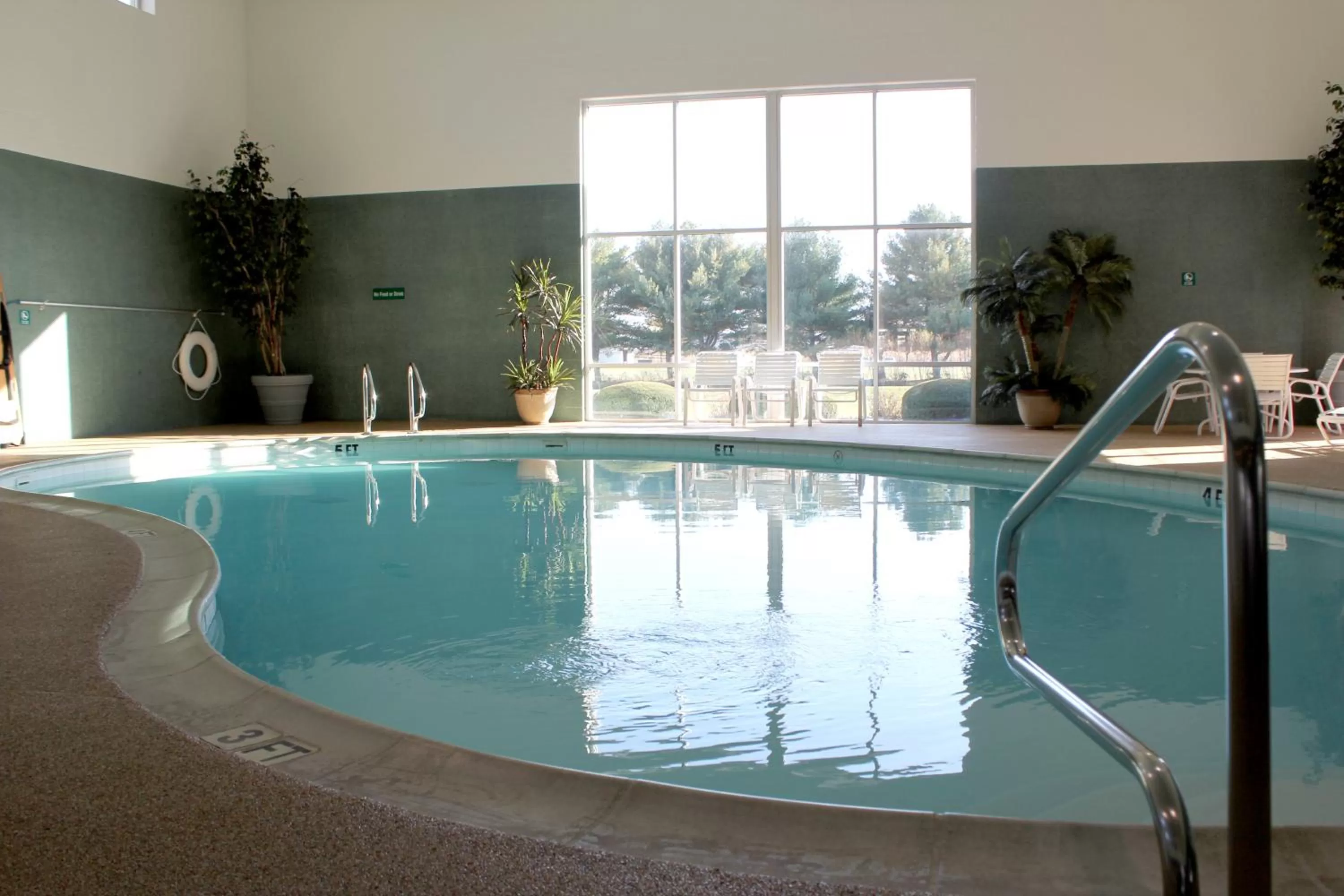 Swimming pool in Farmstead Inn and Conference Center