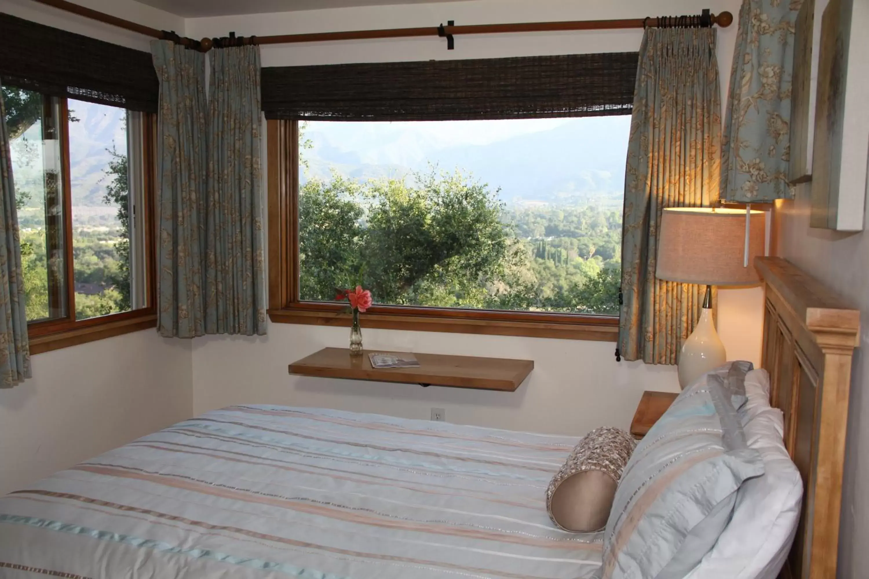 Bedroom, Room Photo in Ojai Retreat & Inn
