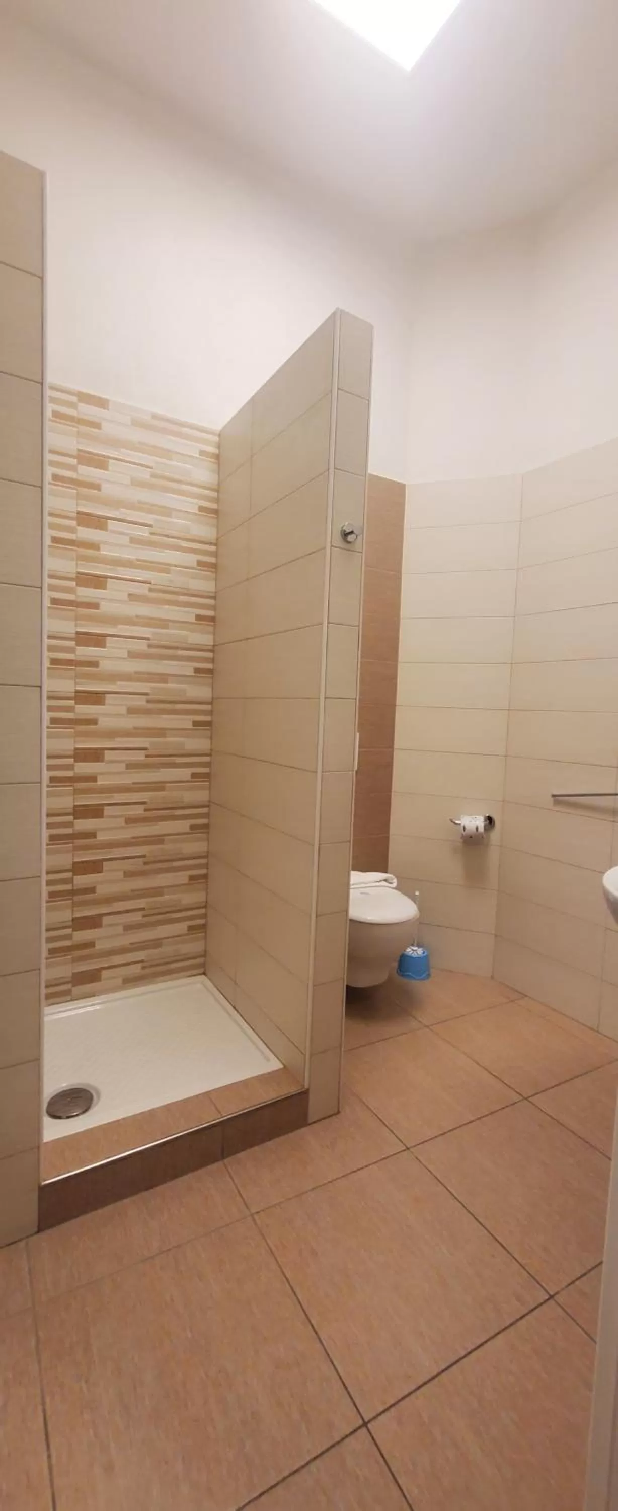 Shower in Albergo Annabella