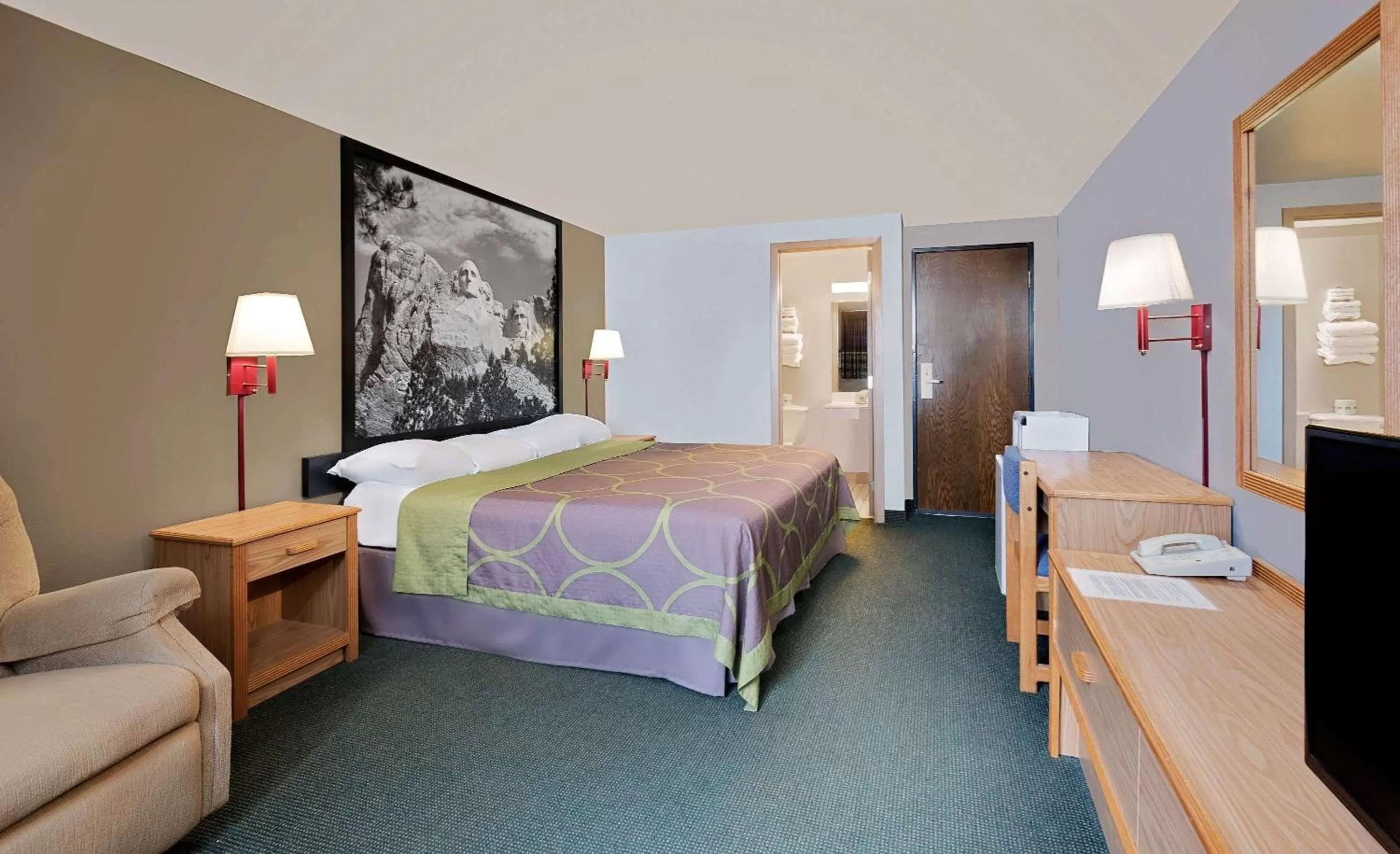 Photo of the whole room, Bed in Super 8 by Wyndham Spearfish
