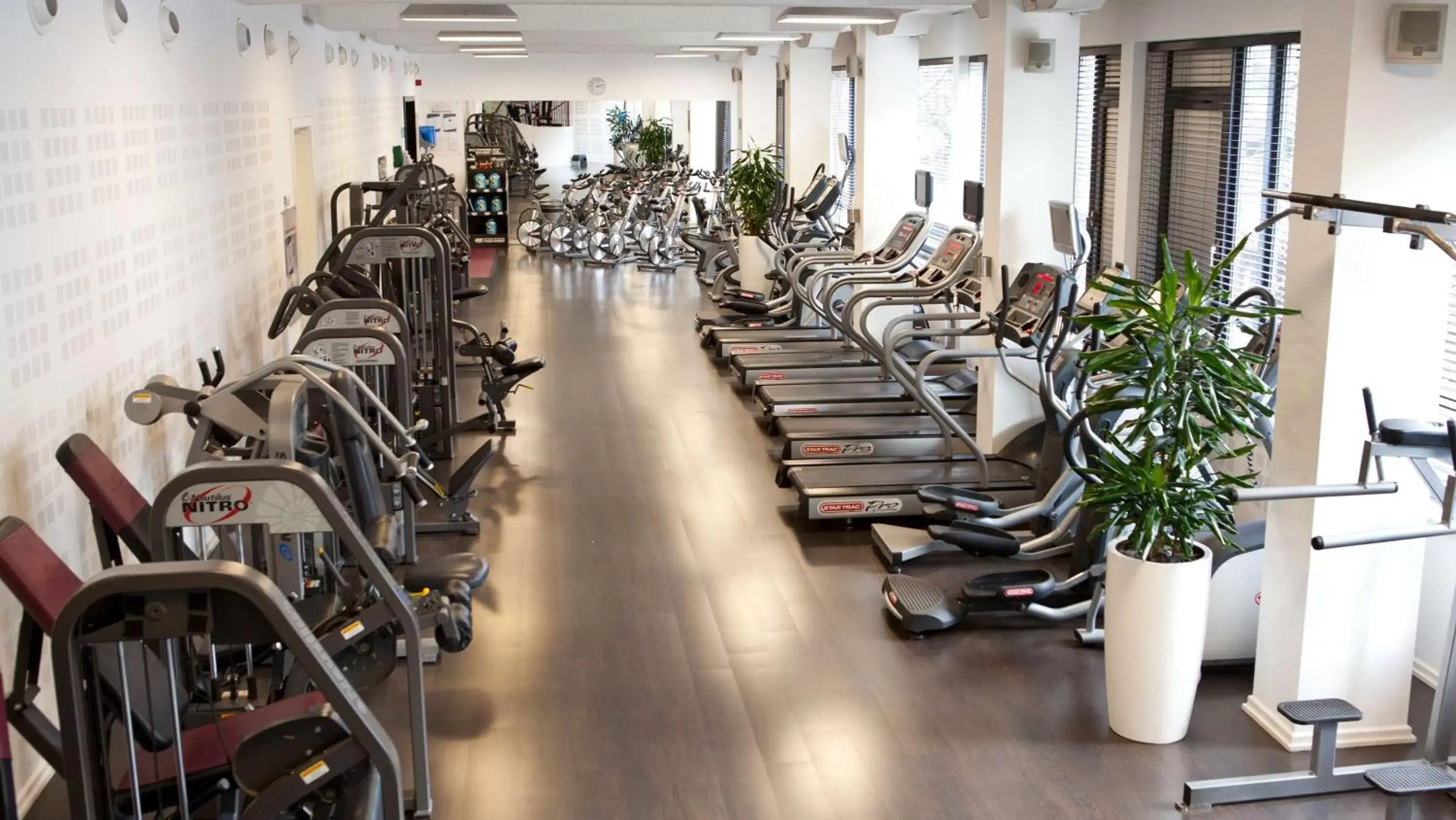 Spa and wellness centre/facilities, Fitness Center/Facilities in Park Plaza Cardiff