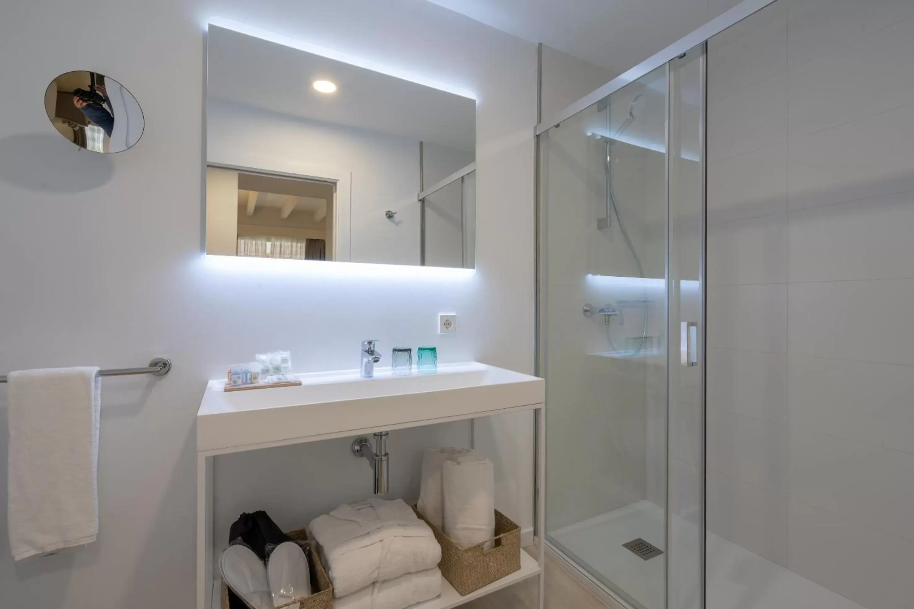 Shower, Bathroom in Soller Plaza