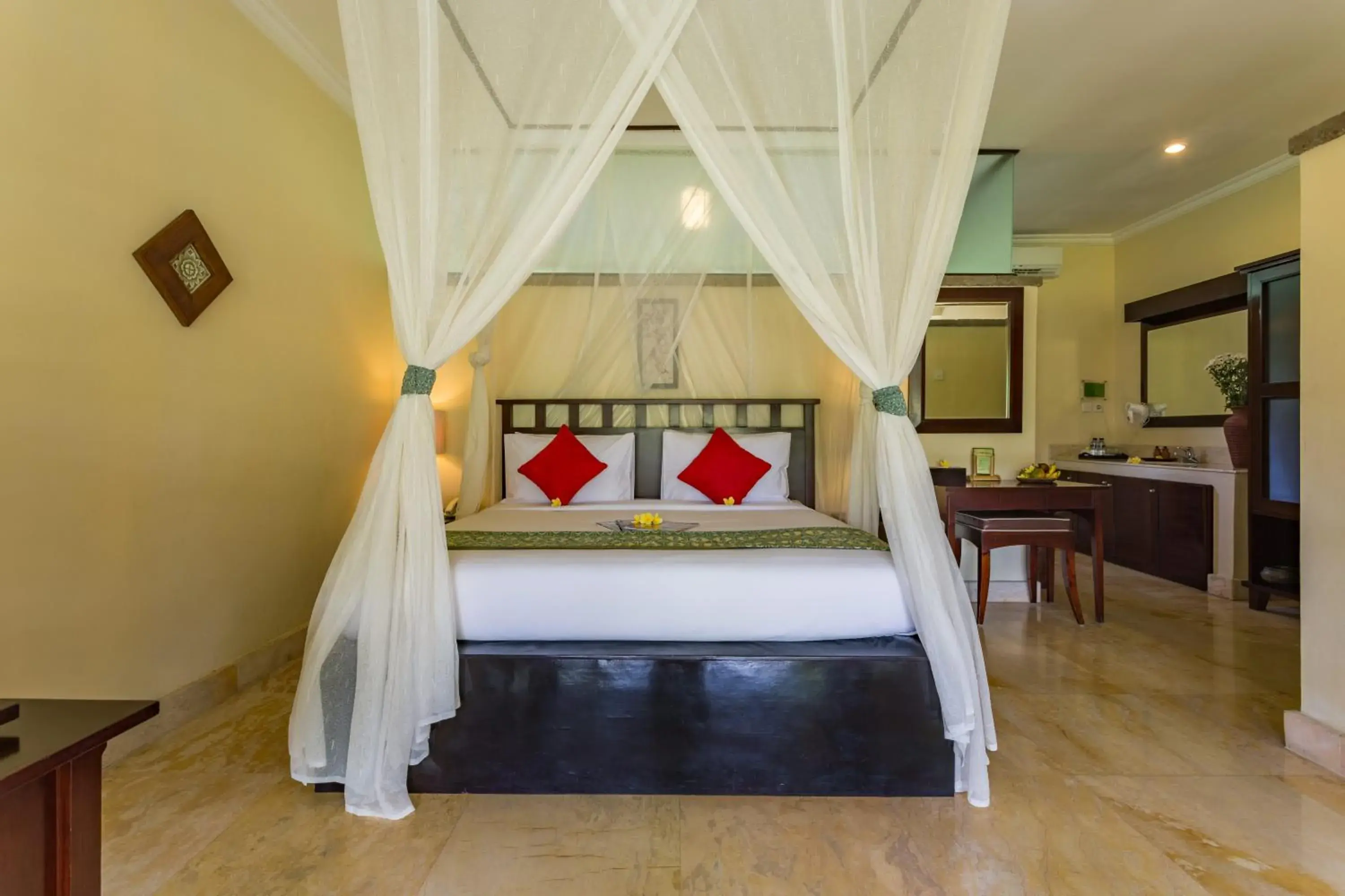 Bed in Anini Raka Resort & Spa