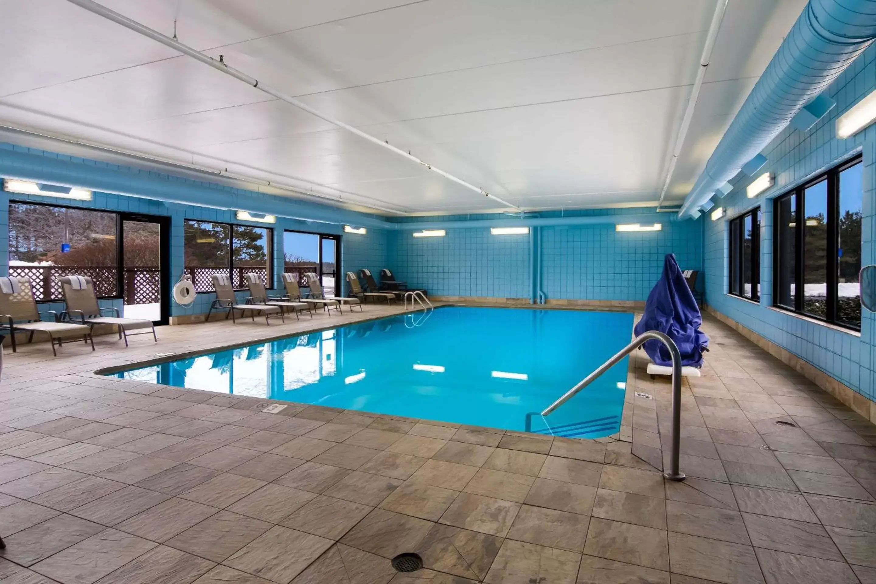 Swimming Pool in Comfort Inn