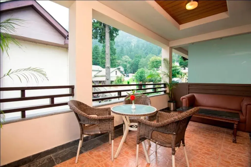 Seating area, Balcony/Terrace in Vikram Vintage Inn