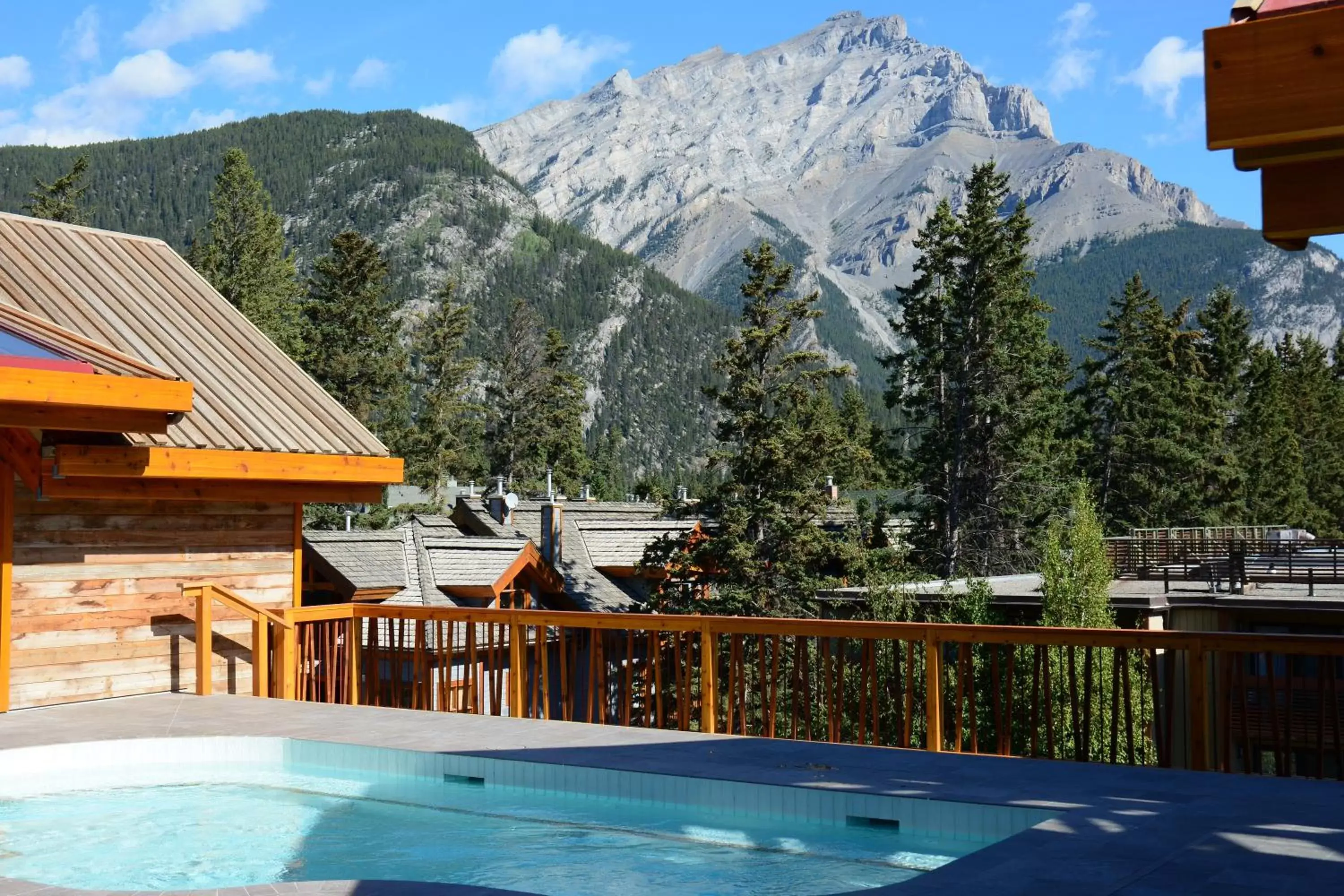 Hot Tub, Swimming Pool in Moose Hotel and Suites